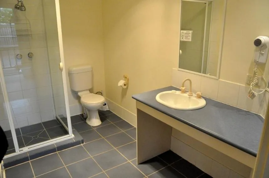 Bathroom in West City Motel