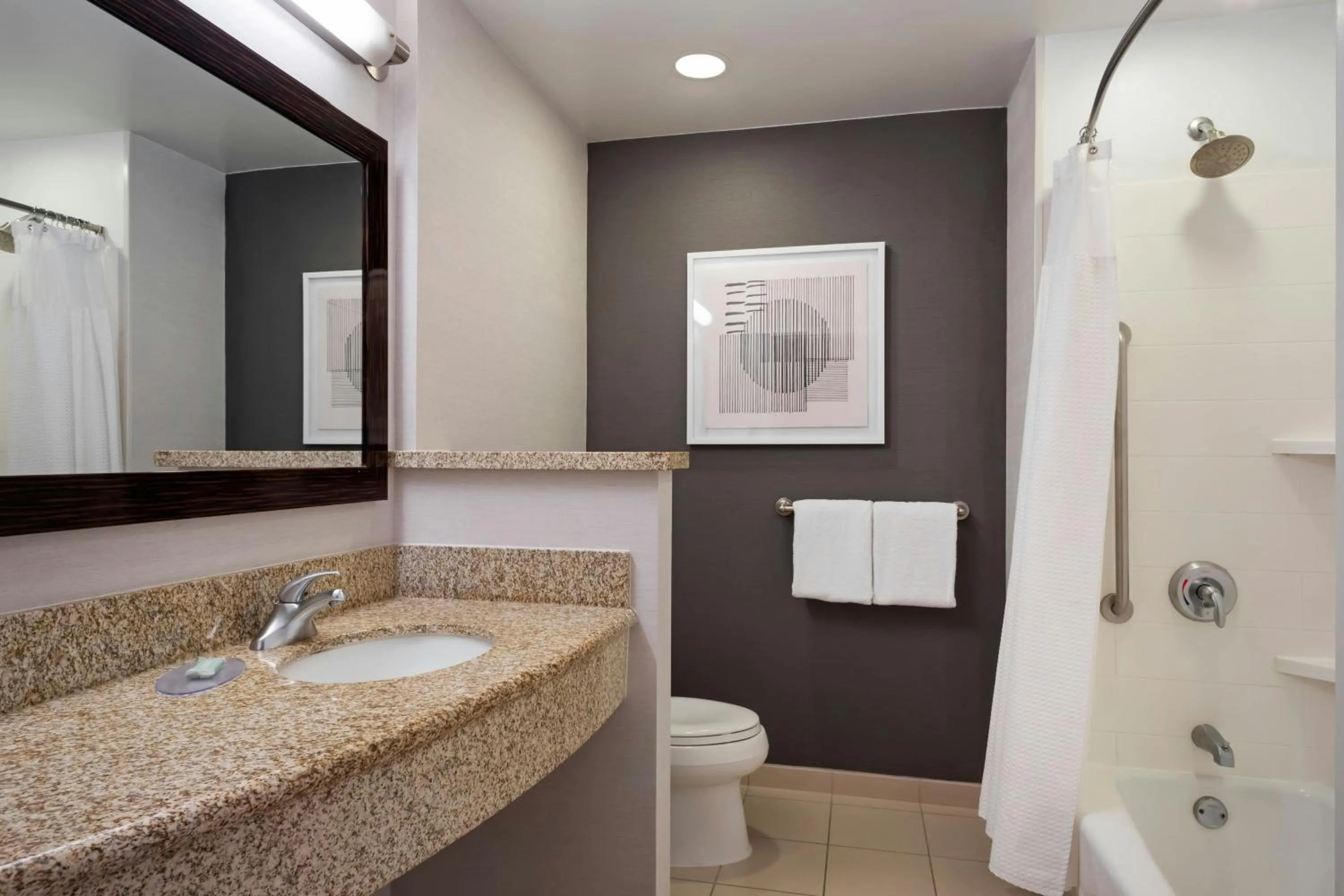 Bathroom in Courtyard Long Beach Airport