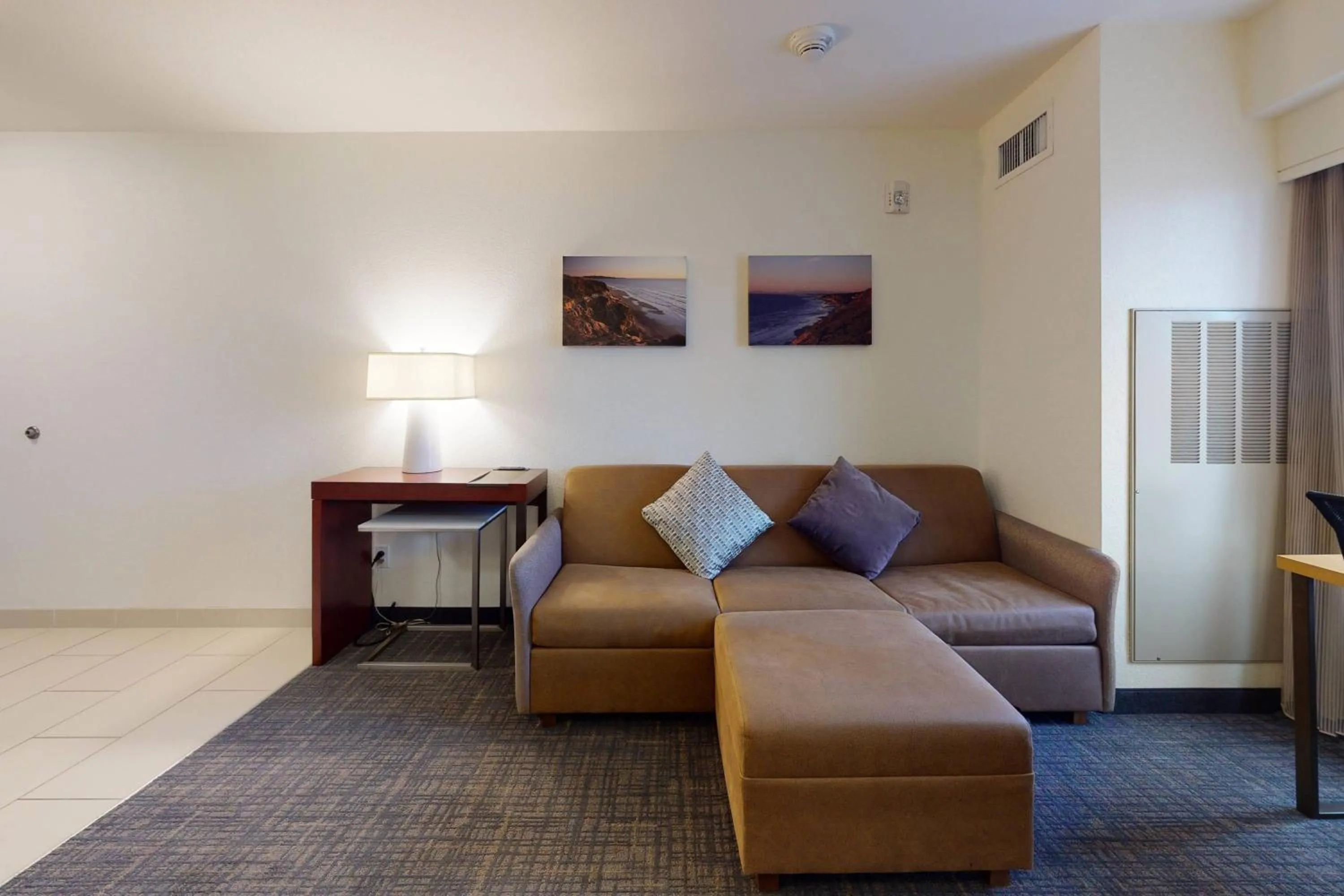 Living room in Residence Inn San Diego Del Mar