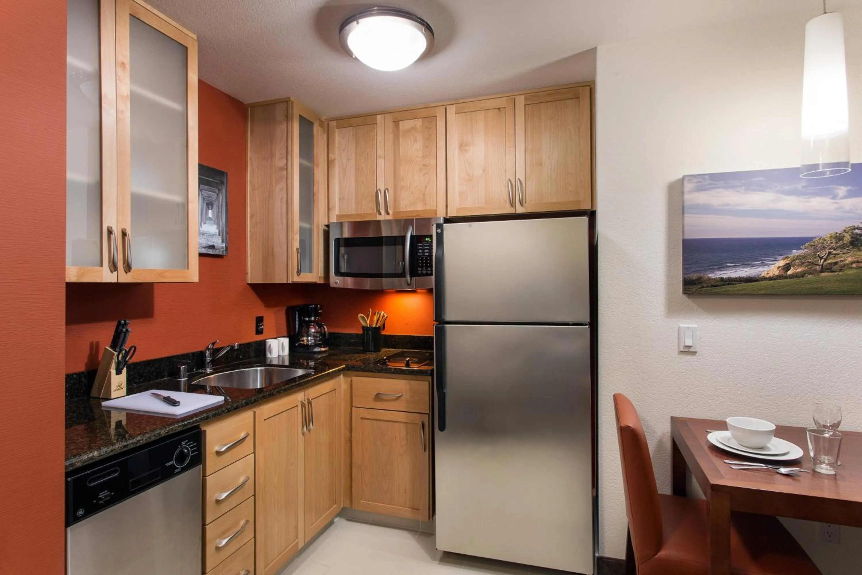 Kitchen or kitchenette in Residence Inn San Diego Del Mar