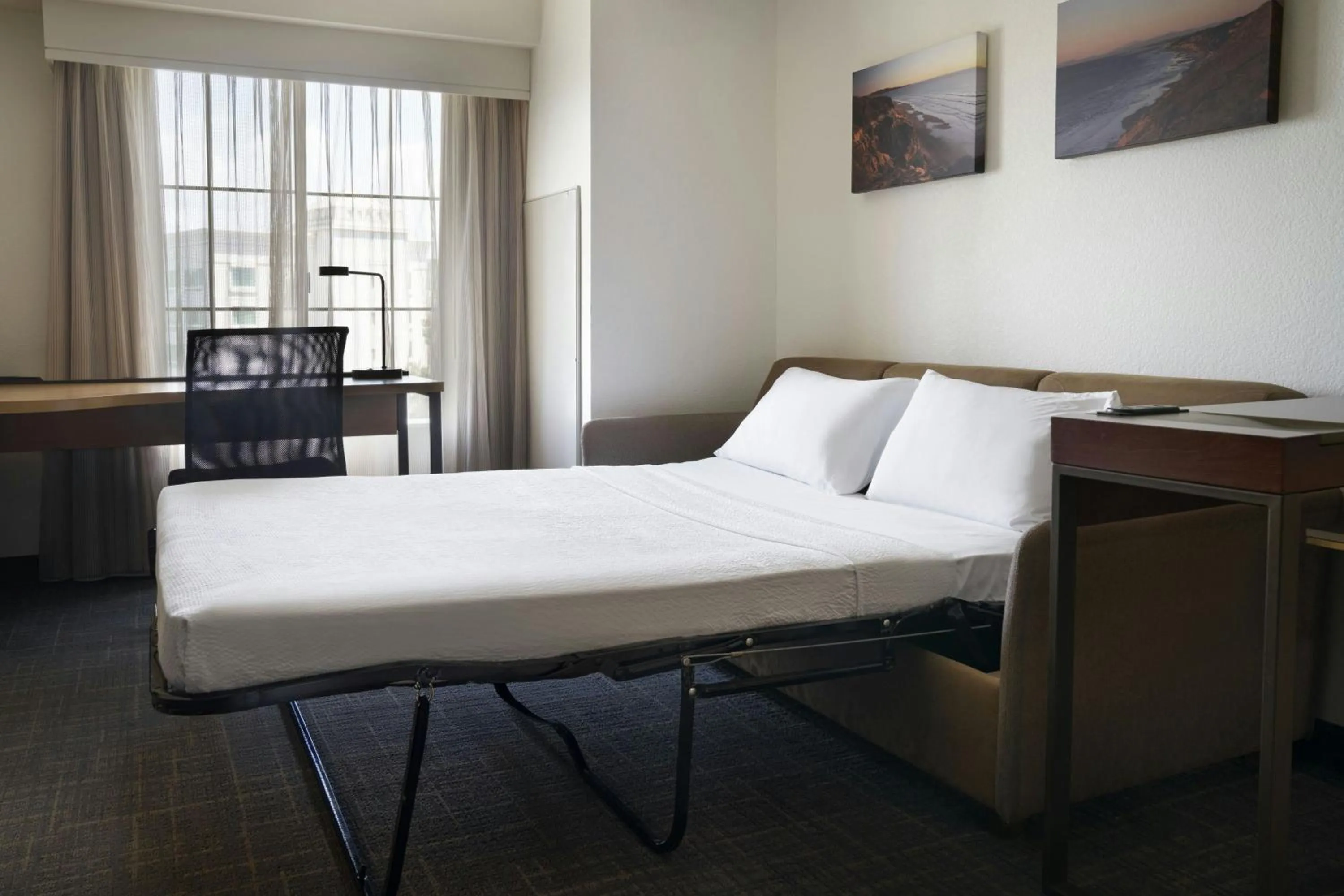 Photo of the whole room, Bed in Residence Inn San Diego Del Mar