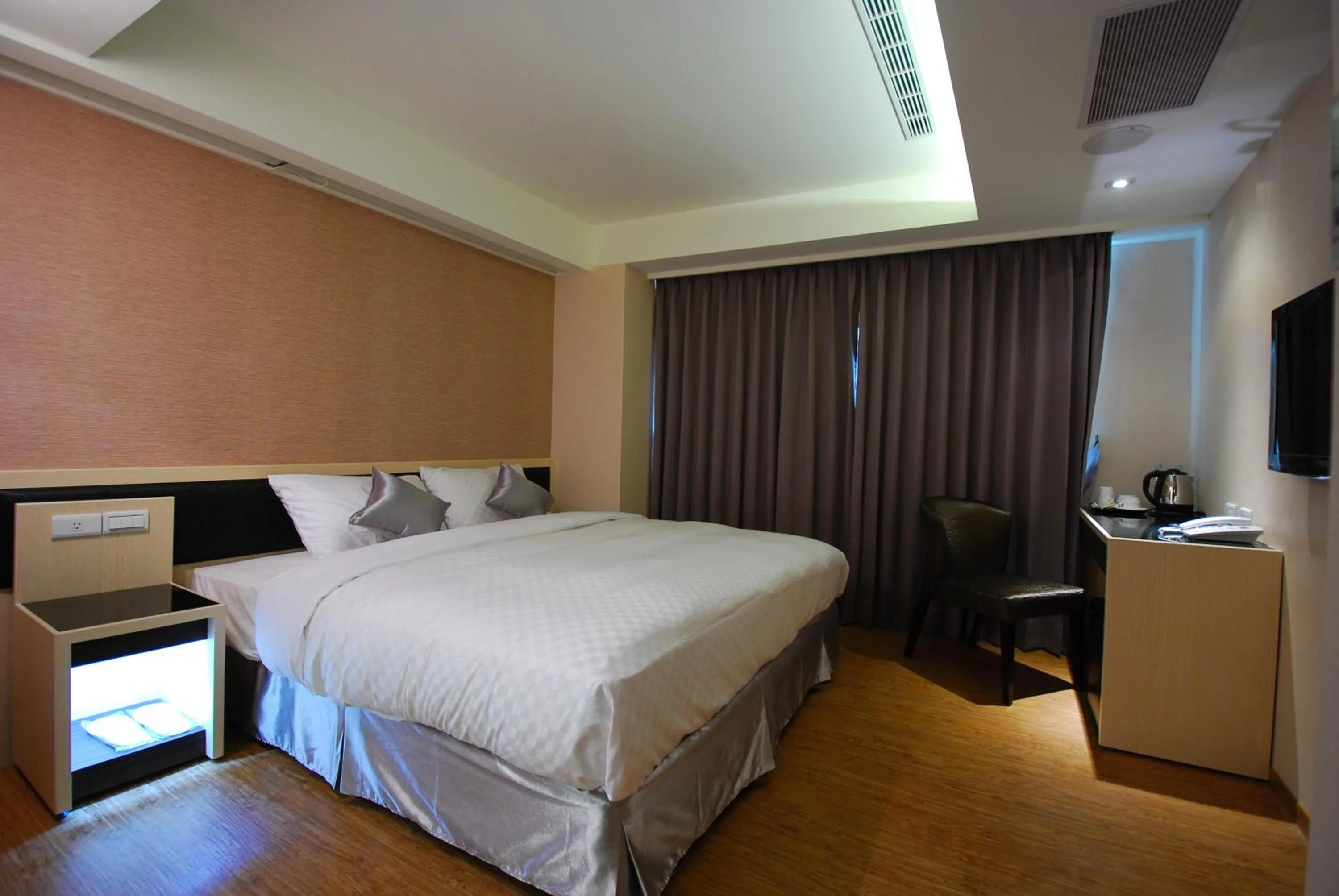 Bedroom, Bed in 欣欣旅店