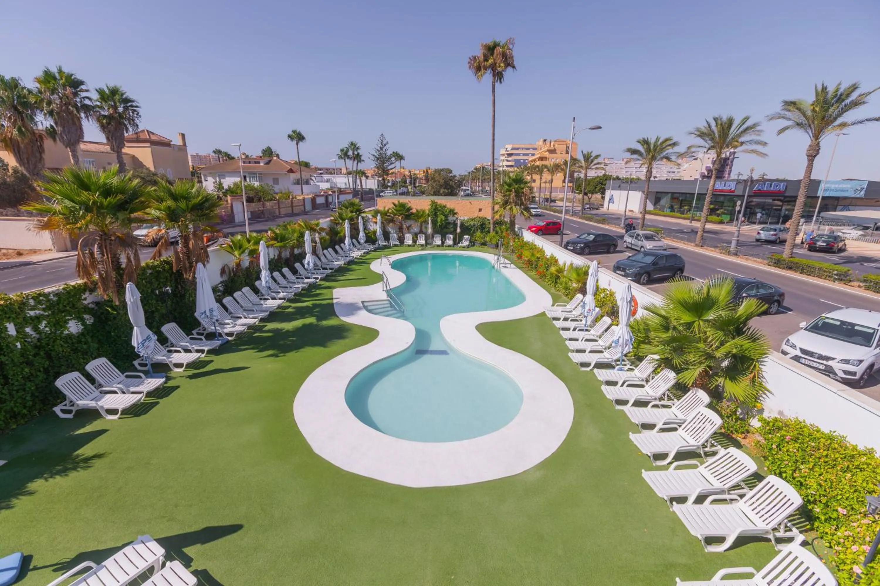 Swimming pool in Moon Dreams Roquetas