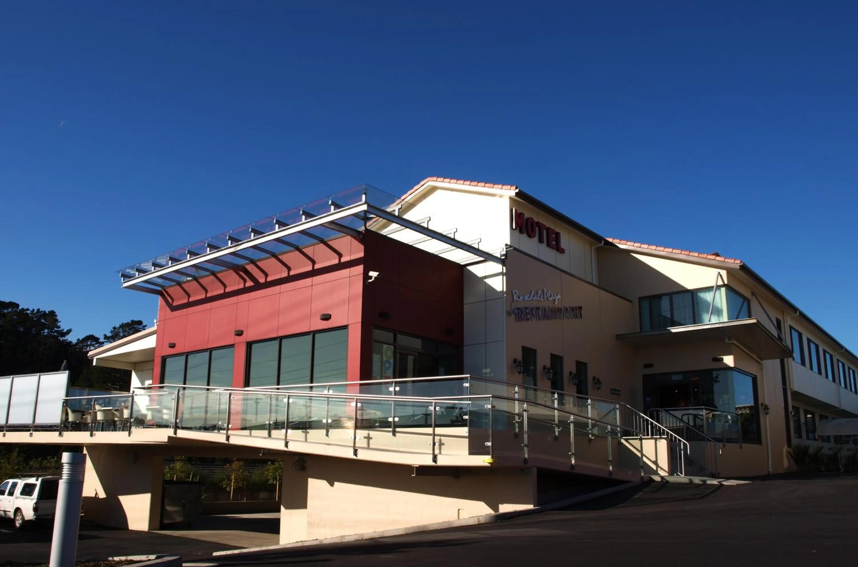 Property building in Albany Rosedale Motel