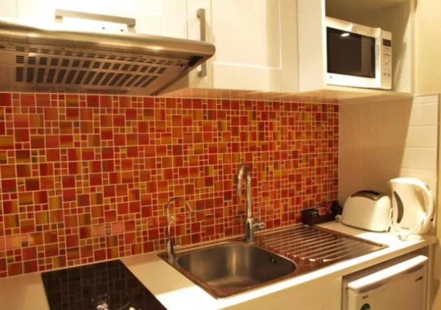 Kitchen or kitchenette in Albany Rosedale Motel