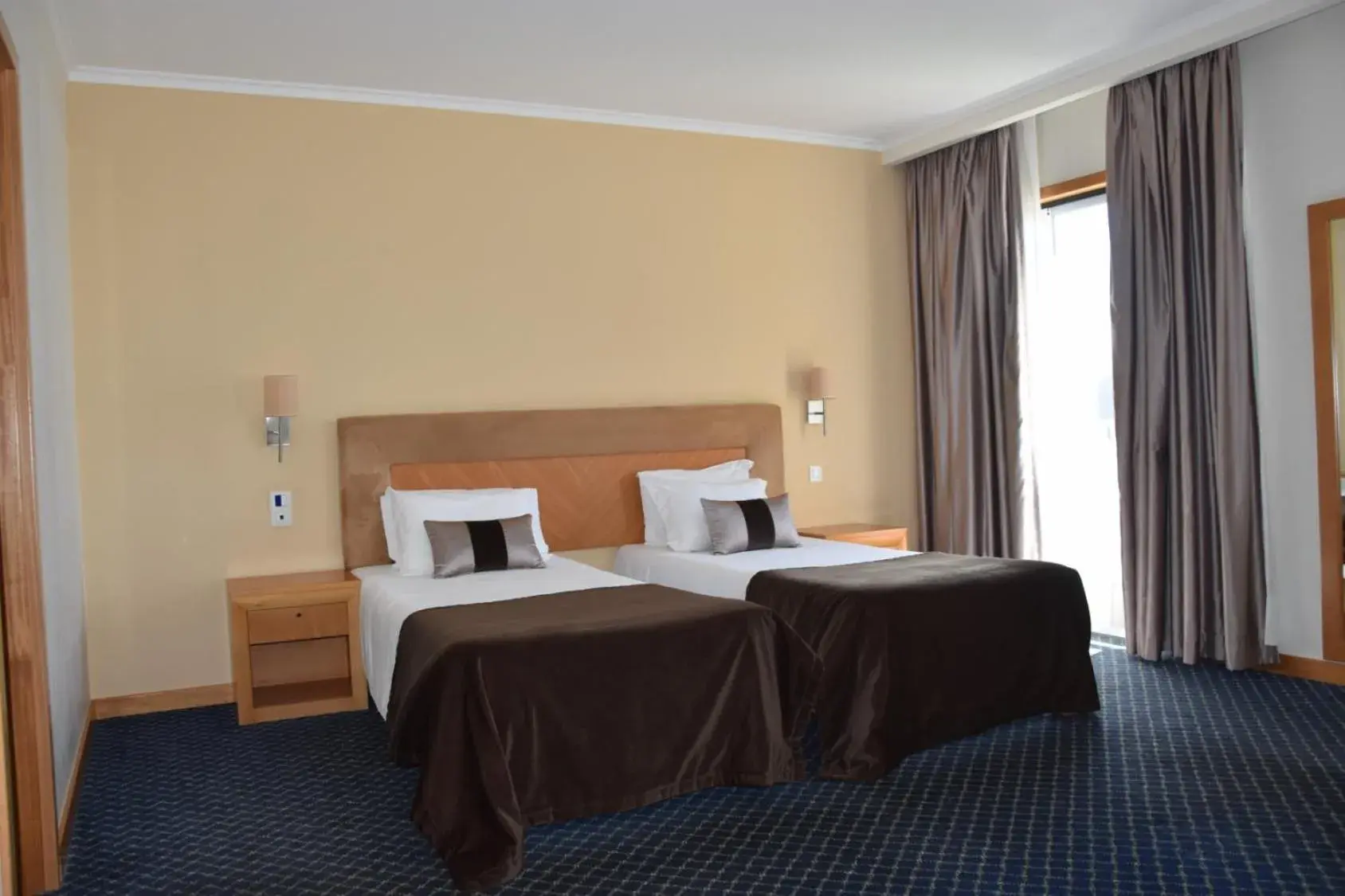 Triple Room in QH Praia de Quiaios Triple Room in QH Praia de Quiaios