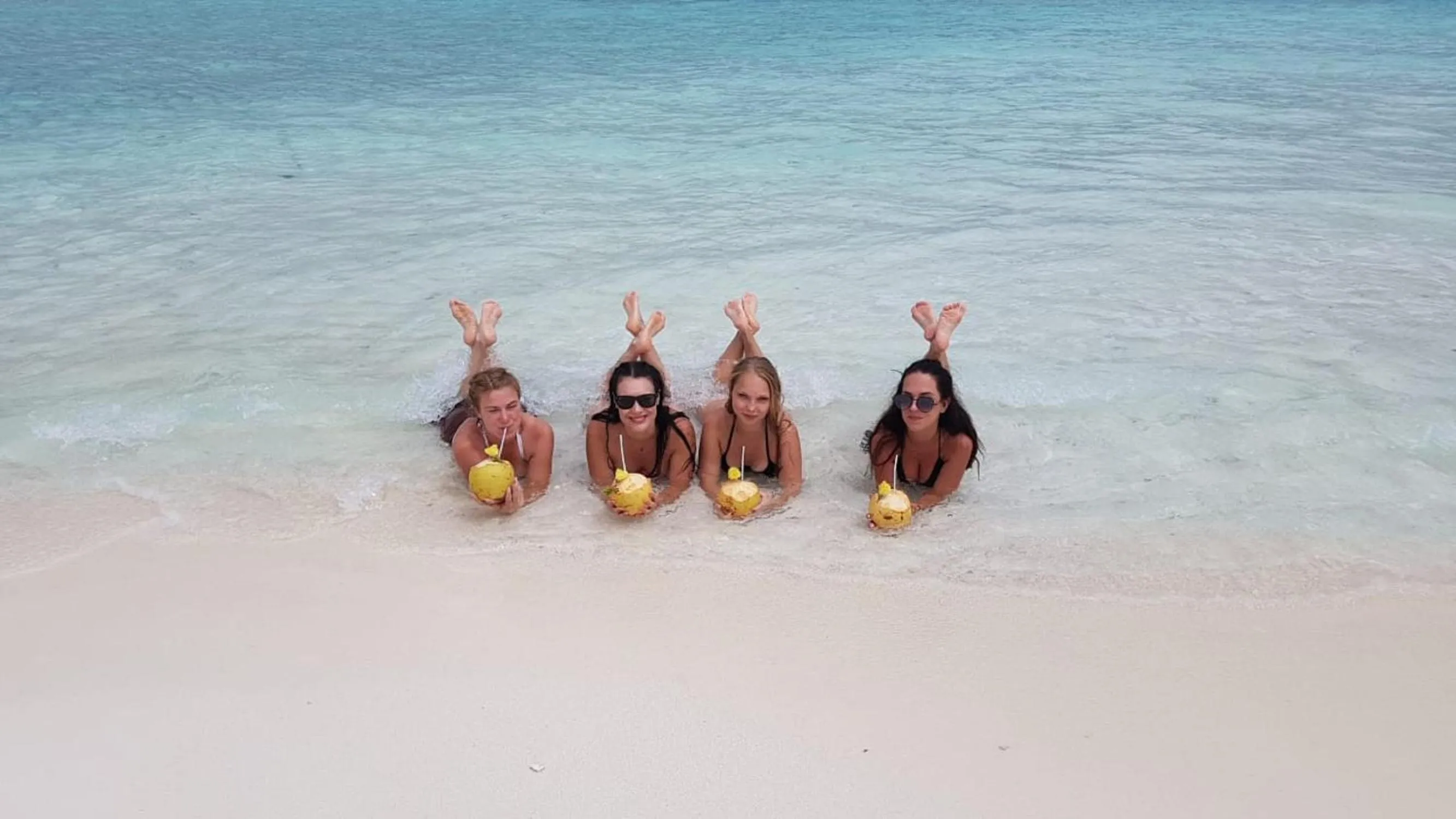 Day in Batuta Maldives Surf View