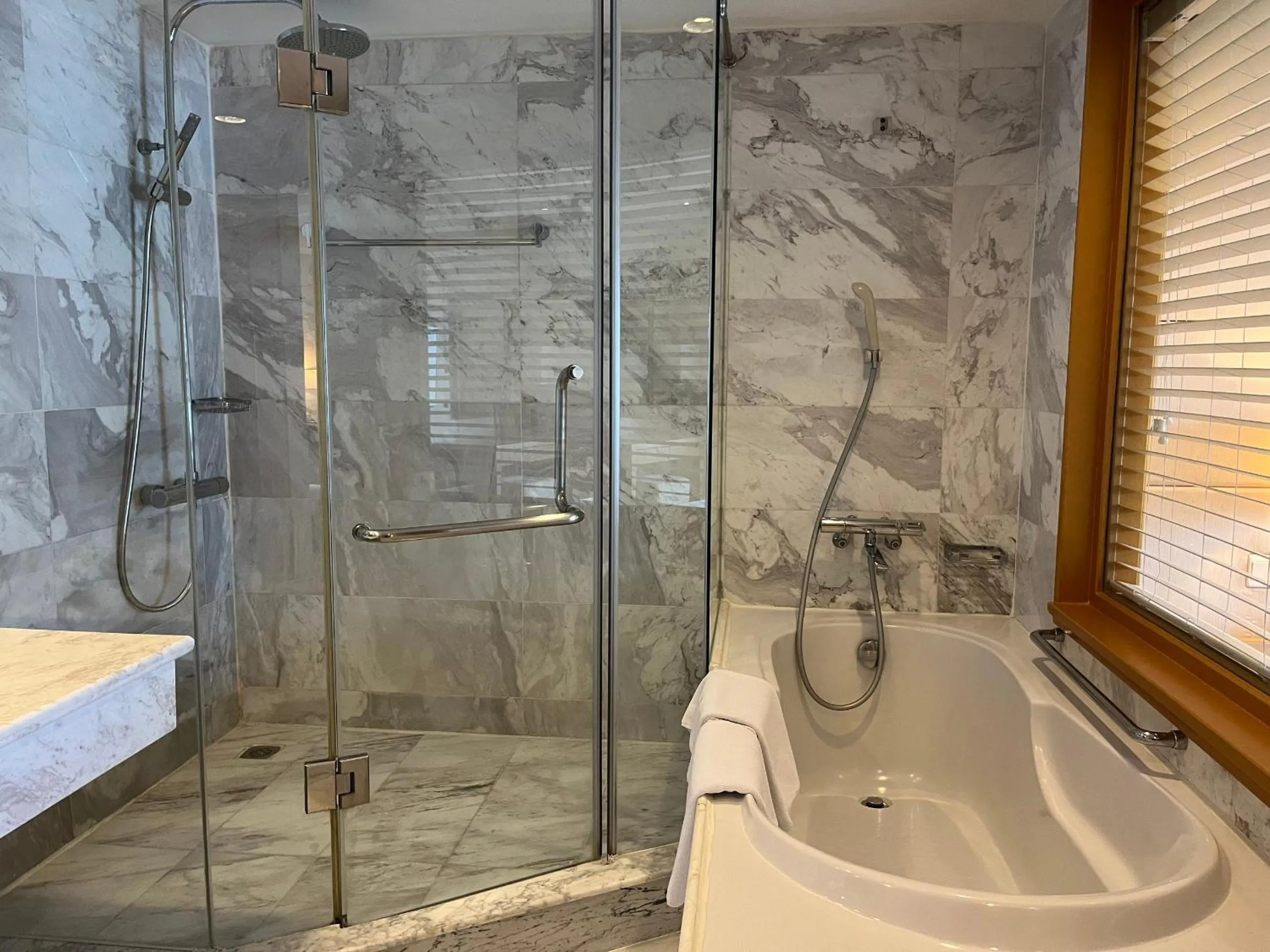 Shower in Hilton Garden Inn Hanoi