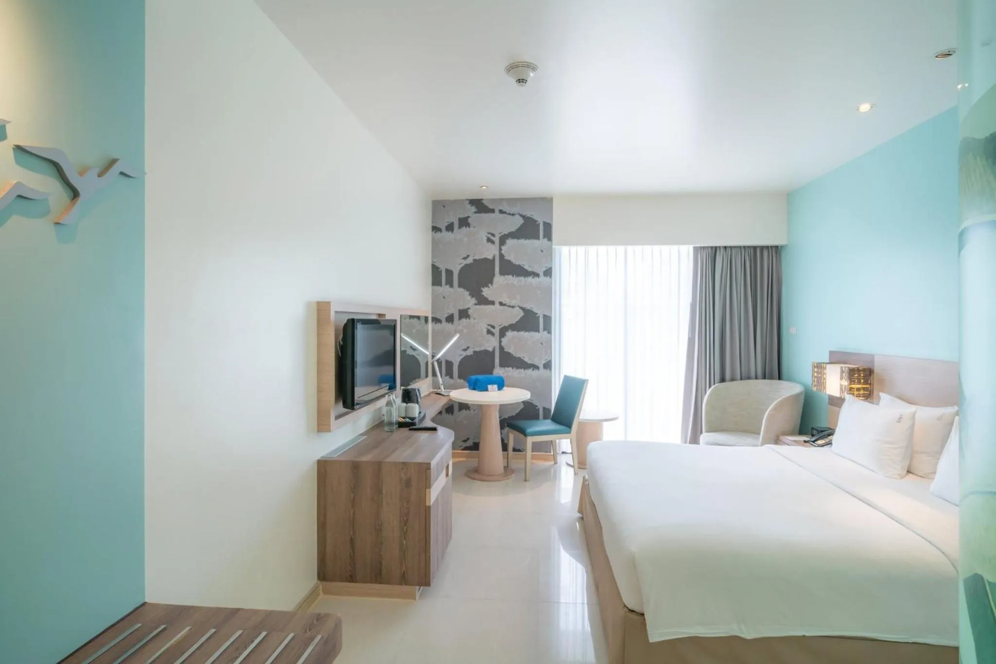 Photo of the whole room, Bed in Holiday Inn Express Phuket Patong Beach Central by IHG