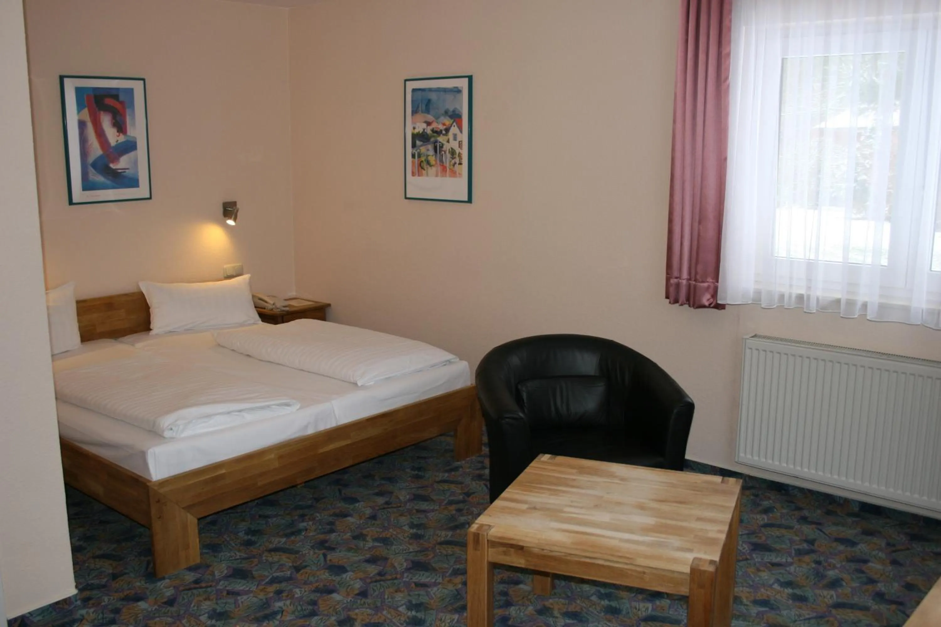 Photo of the whole room, Bed in Seminarhotel Jakobsberg