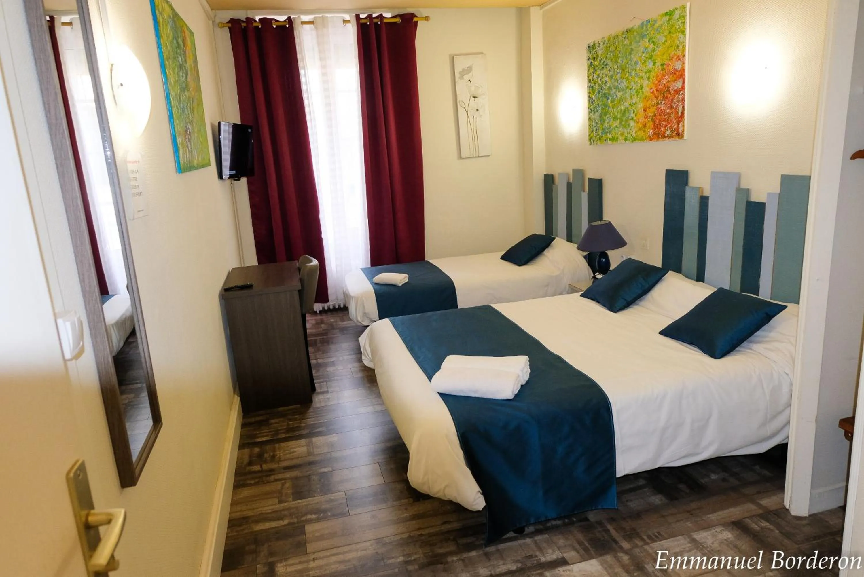 Photo of the whole room, Bed in Hôtel Le Centre