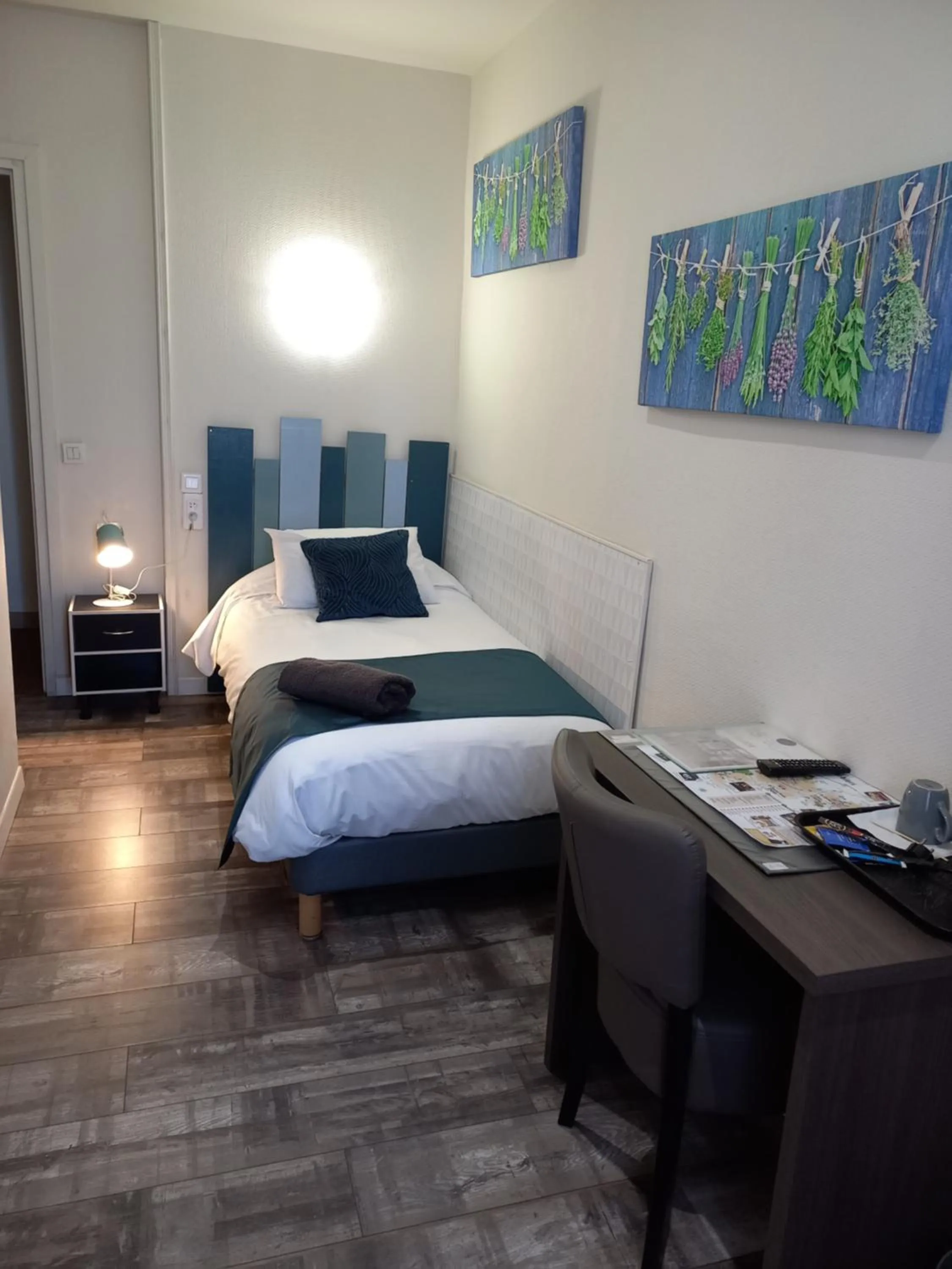 Photo of the whole room, Bed in Hôtel Le Centre