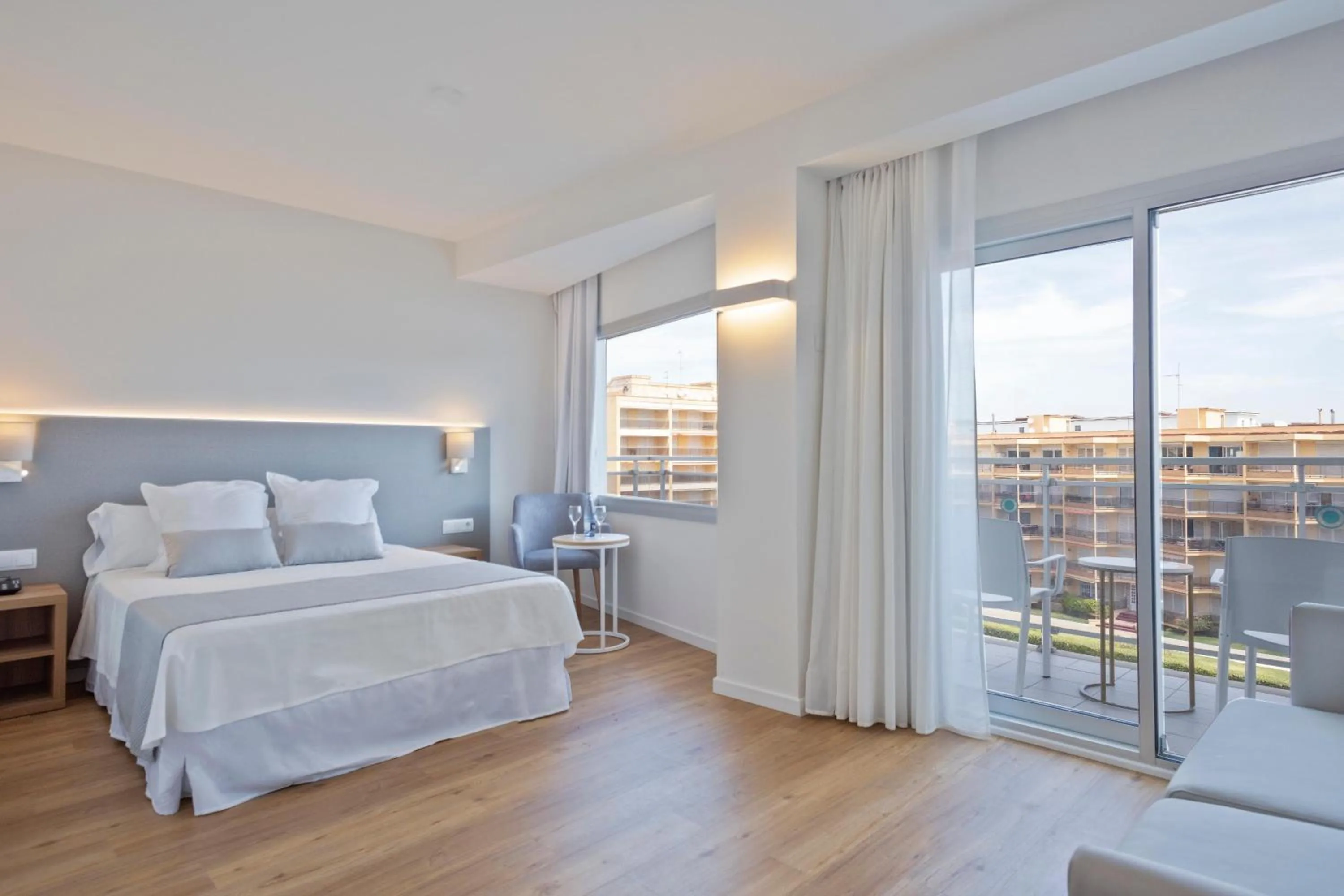 Photo of the whole room, Bed in Hotel Best Terramarina