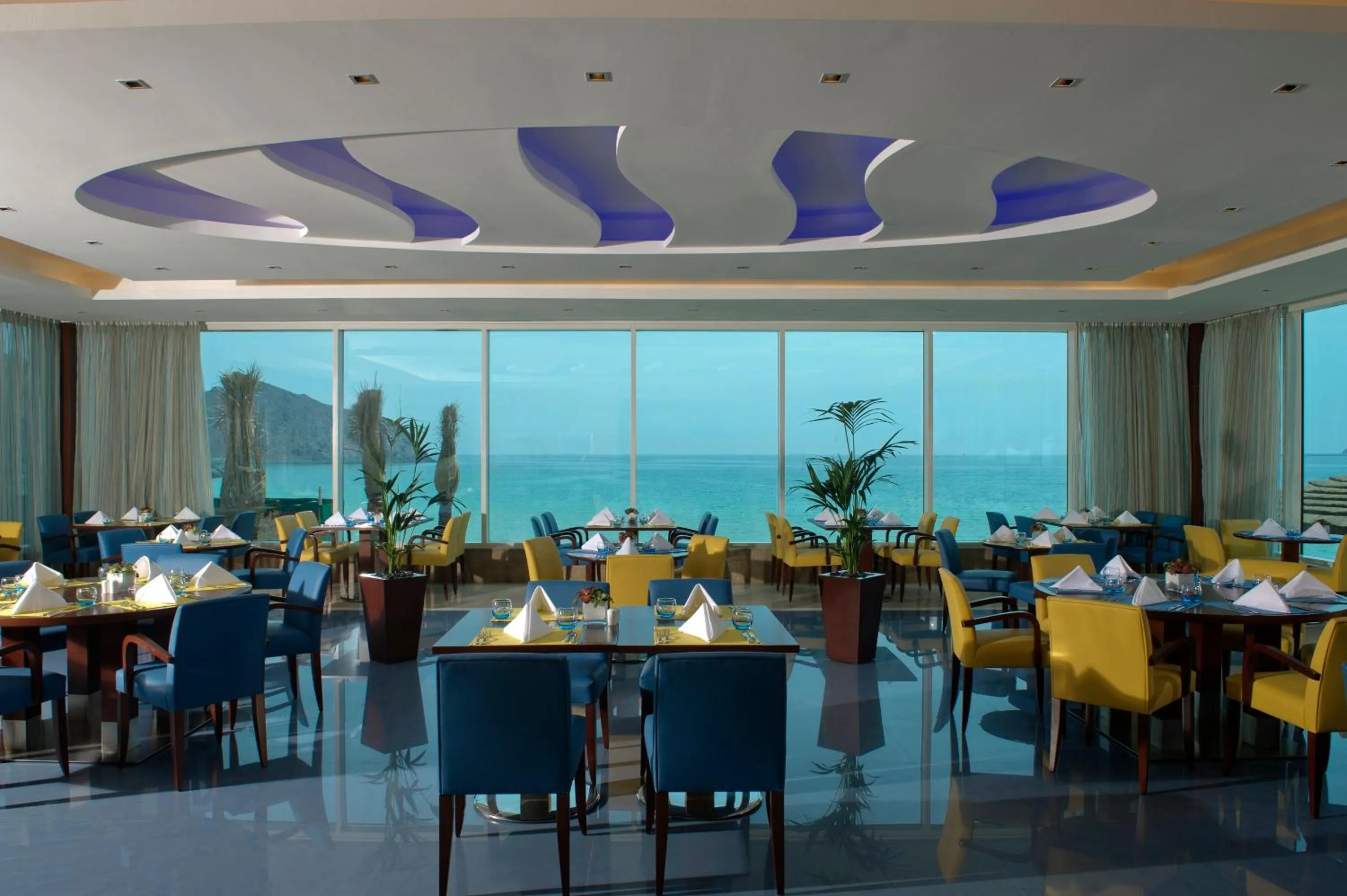 Restaurant/places to eat in Oceanic Khorfakkan Resort & Spa