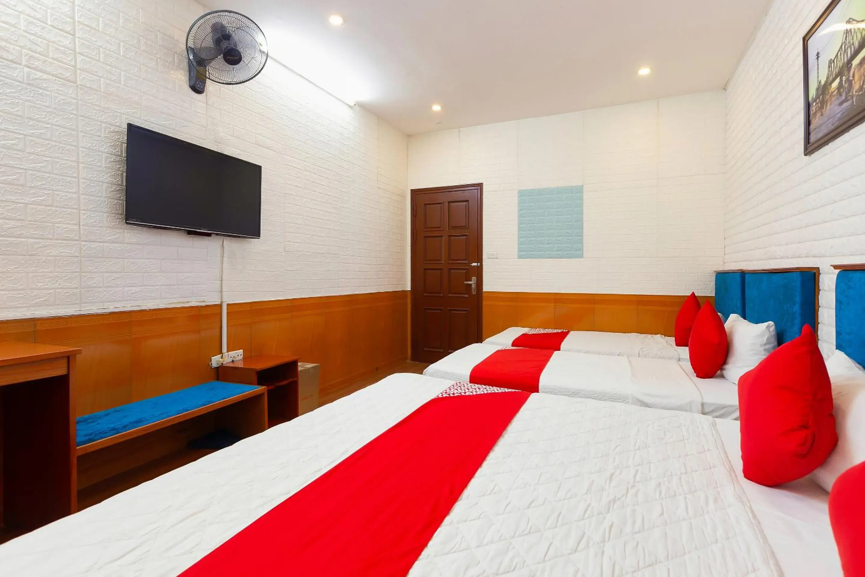 Triple Room with City View in Little Hanoi Hostel Triple Room with City View in Little Hanoi Hostel