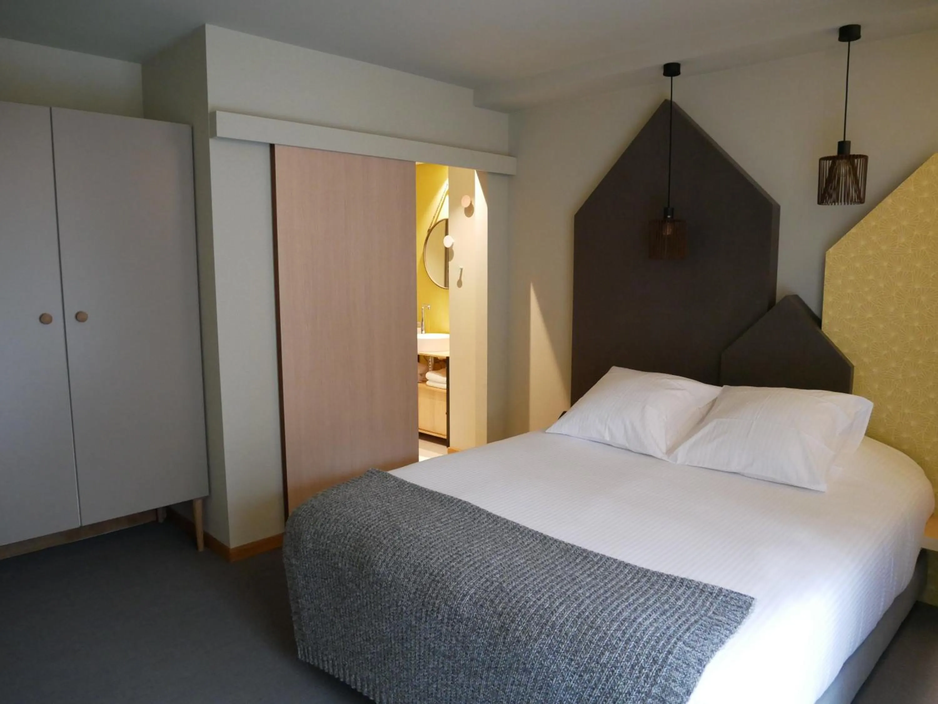 Bedroom, Bed in La Libellule