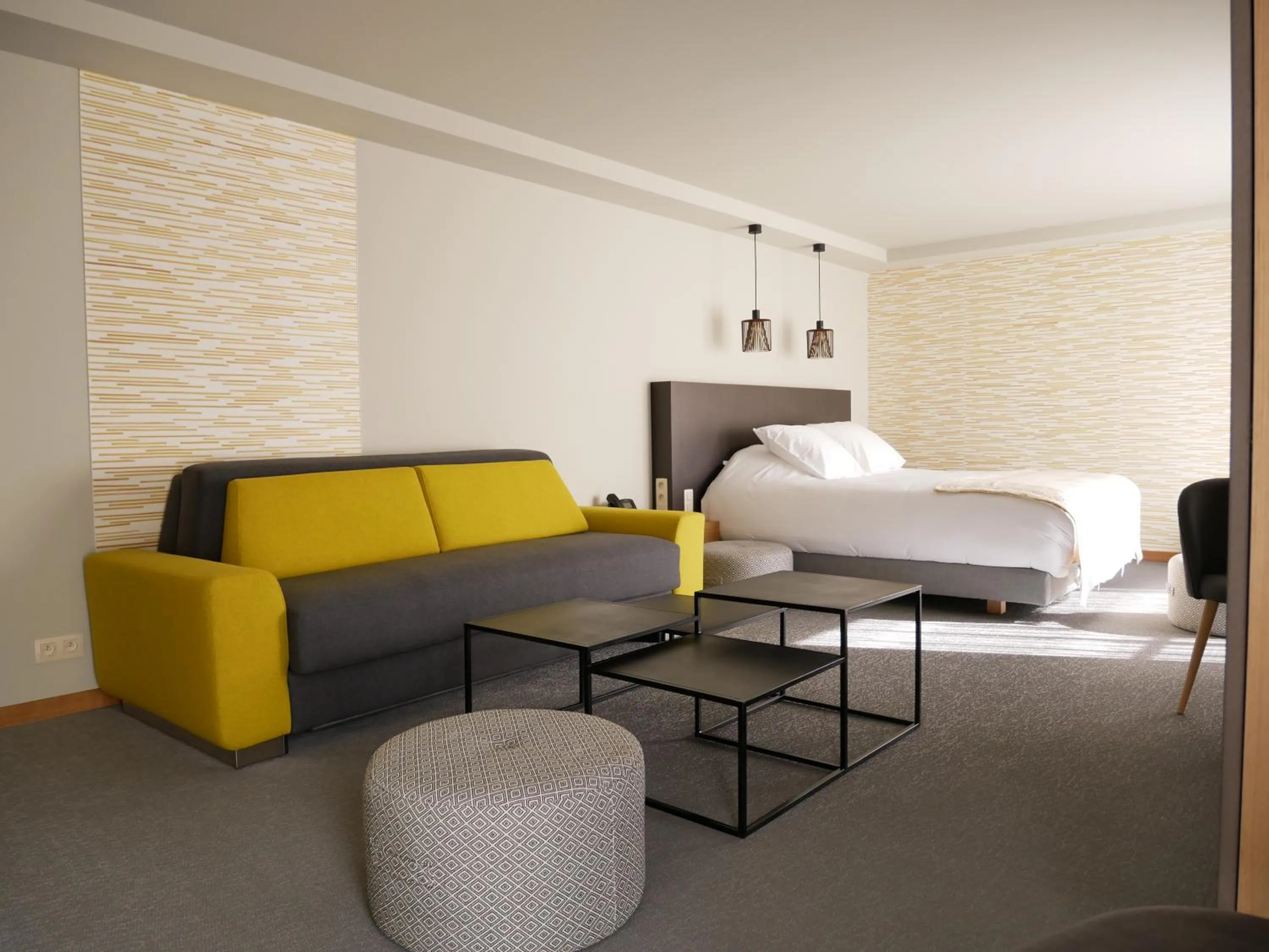 Living room, Bed in La Libellule