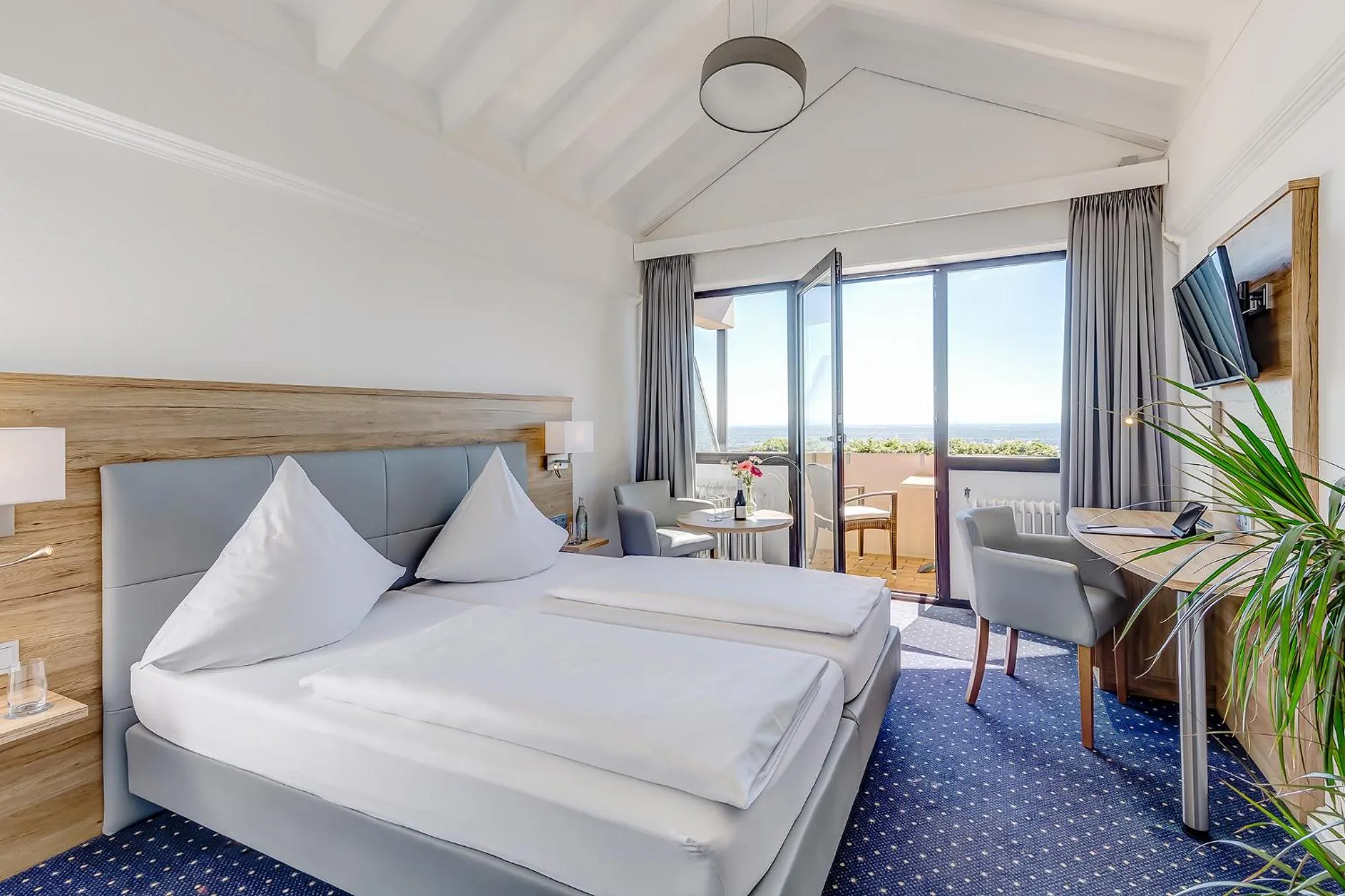 Bed in Arens Hotel 327mNN