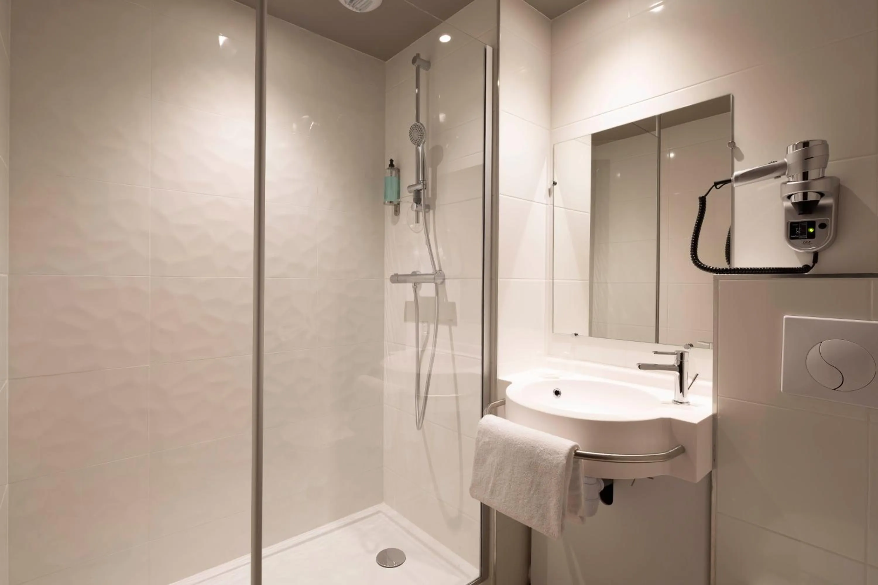 Bathroom in Break Hôtel