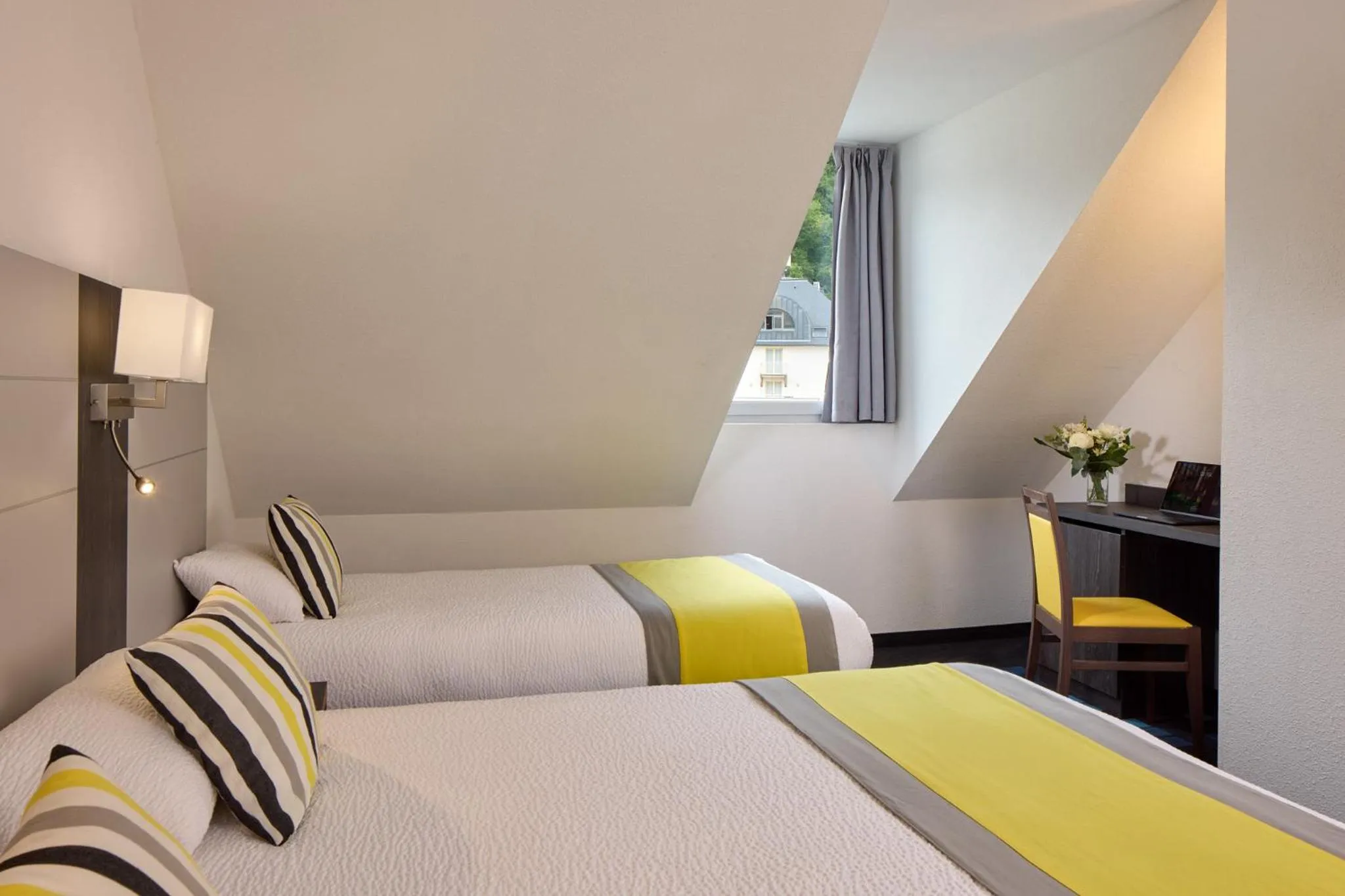 Bedroom, Bed in Hôtel Astrid