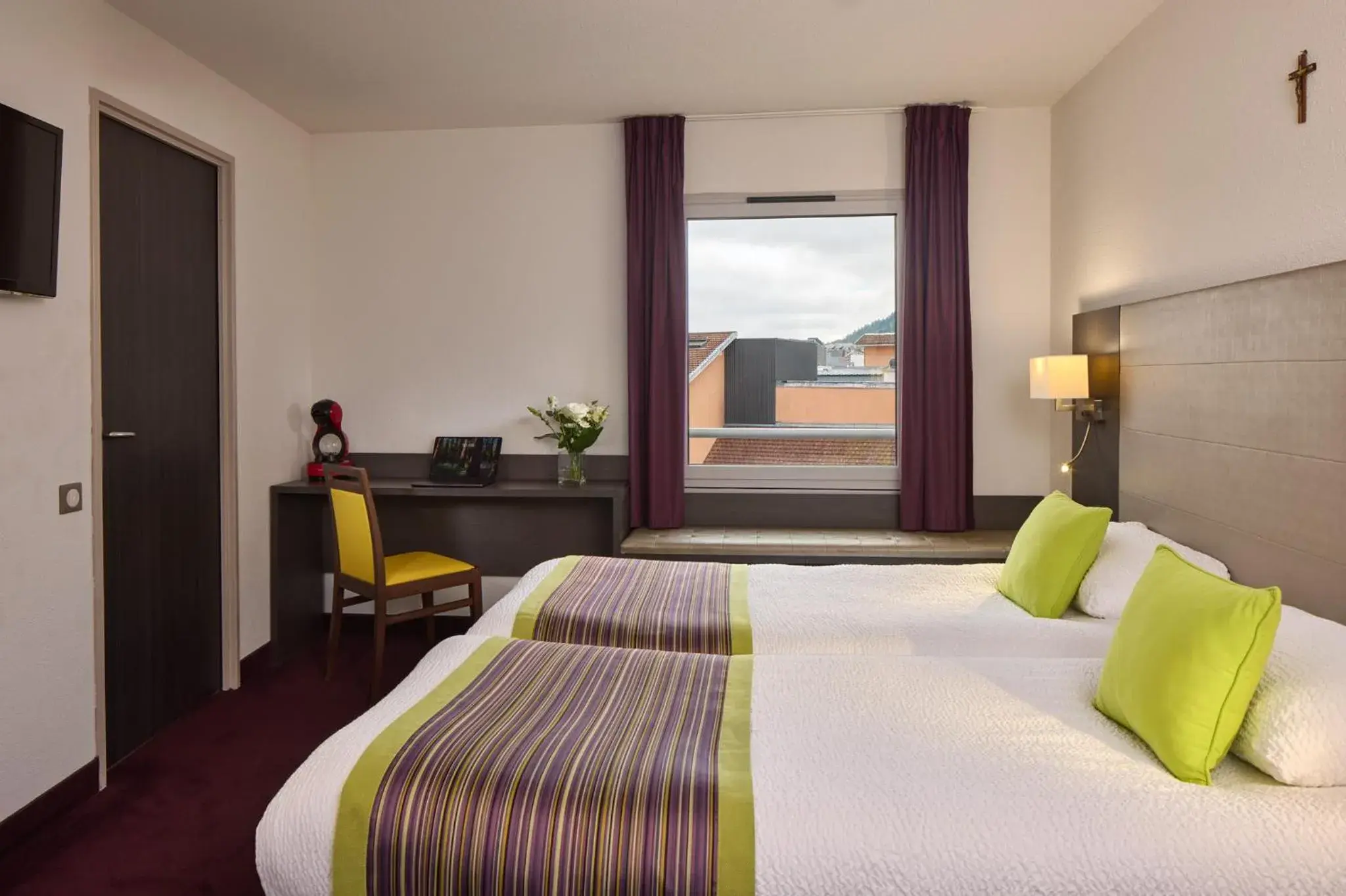 Deluxe Quadruple Room in Hôtel Astrid Deluxe Quadruple Room in Hôtel Astrid