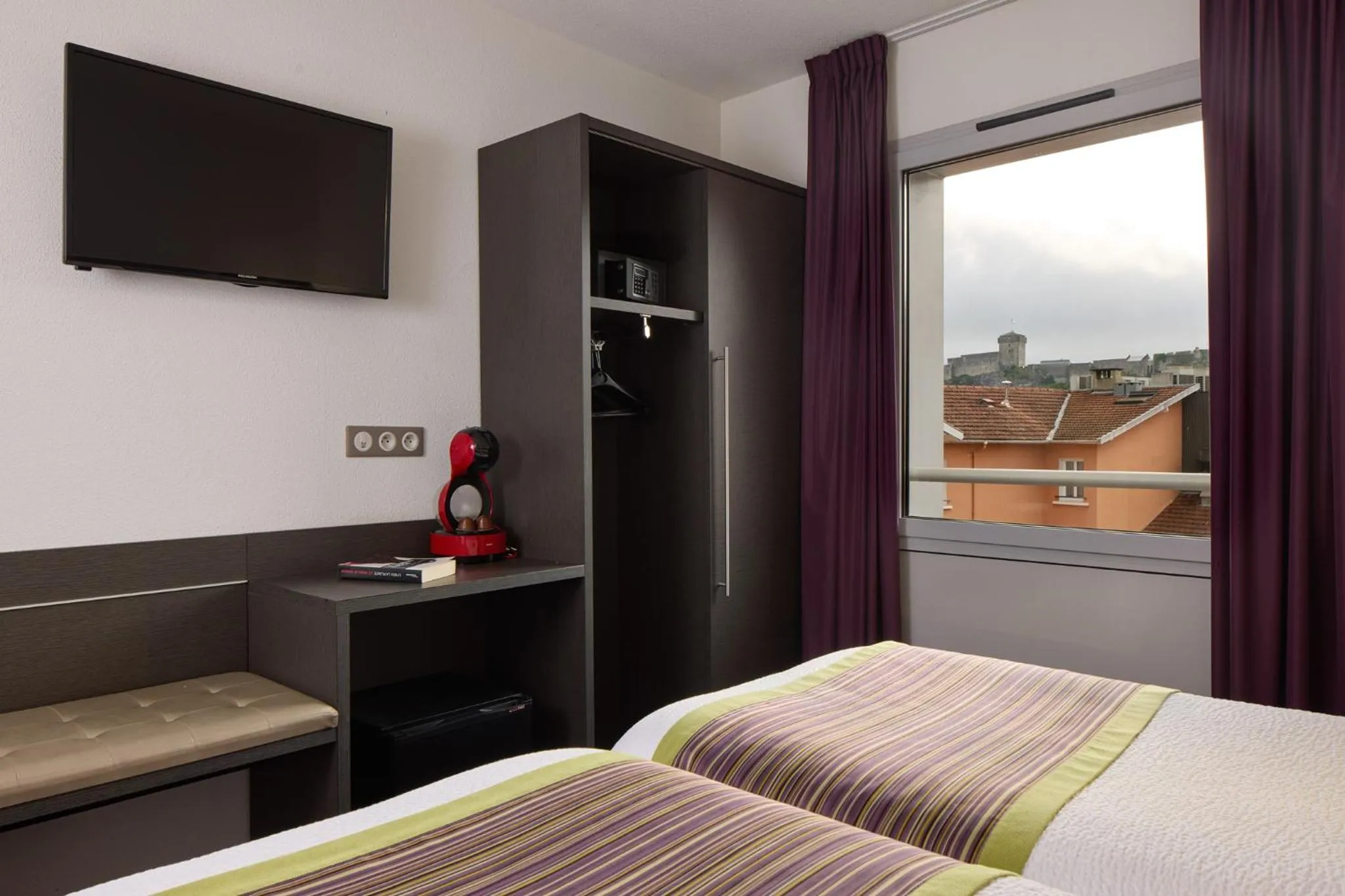 Bedroom, Bed in Hôtel Astrid