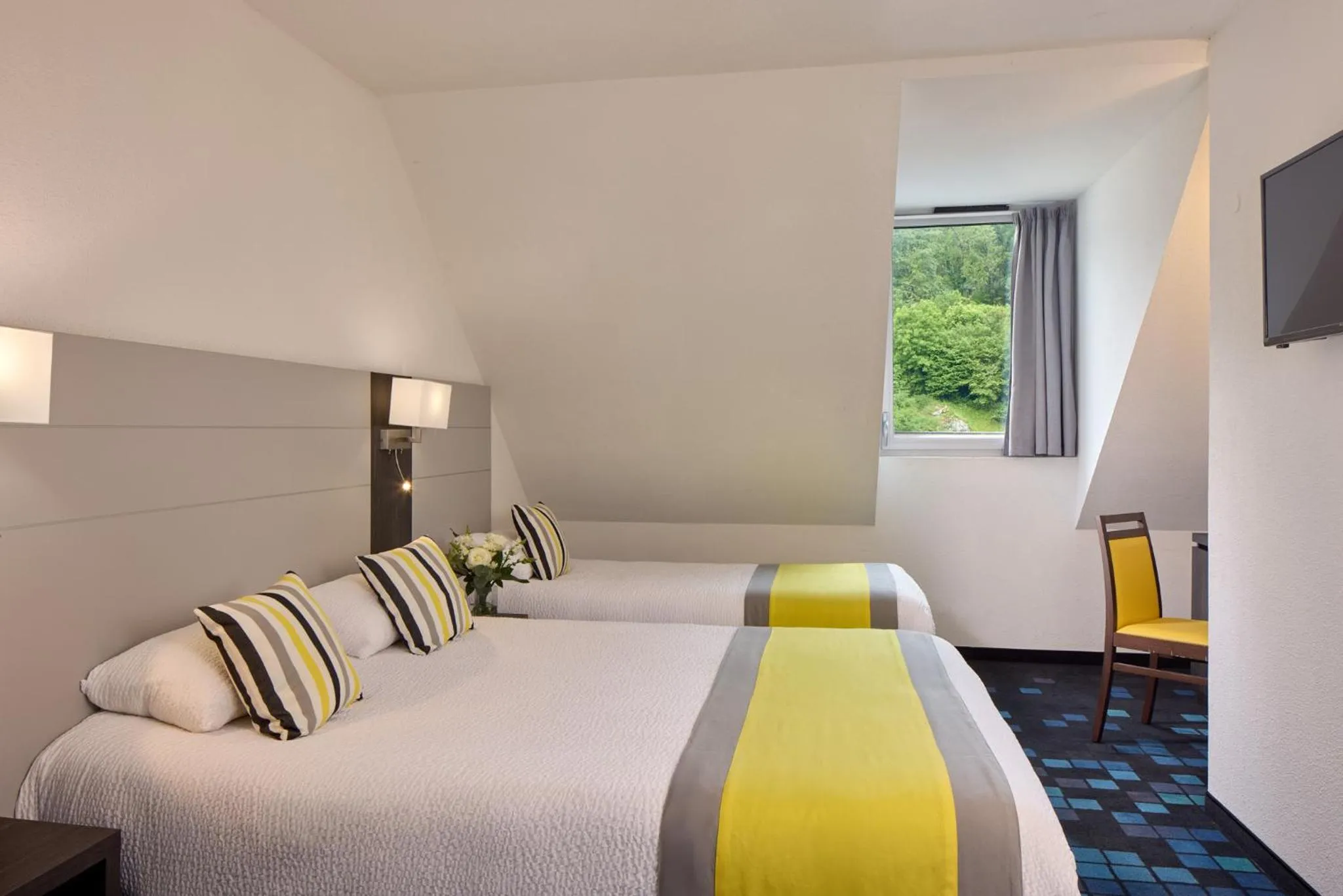 Bedroom, Bed in Hôtel Astrid