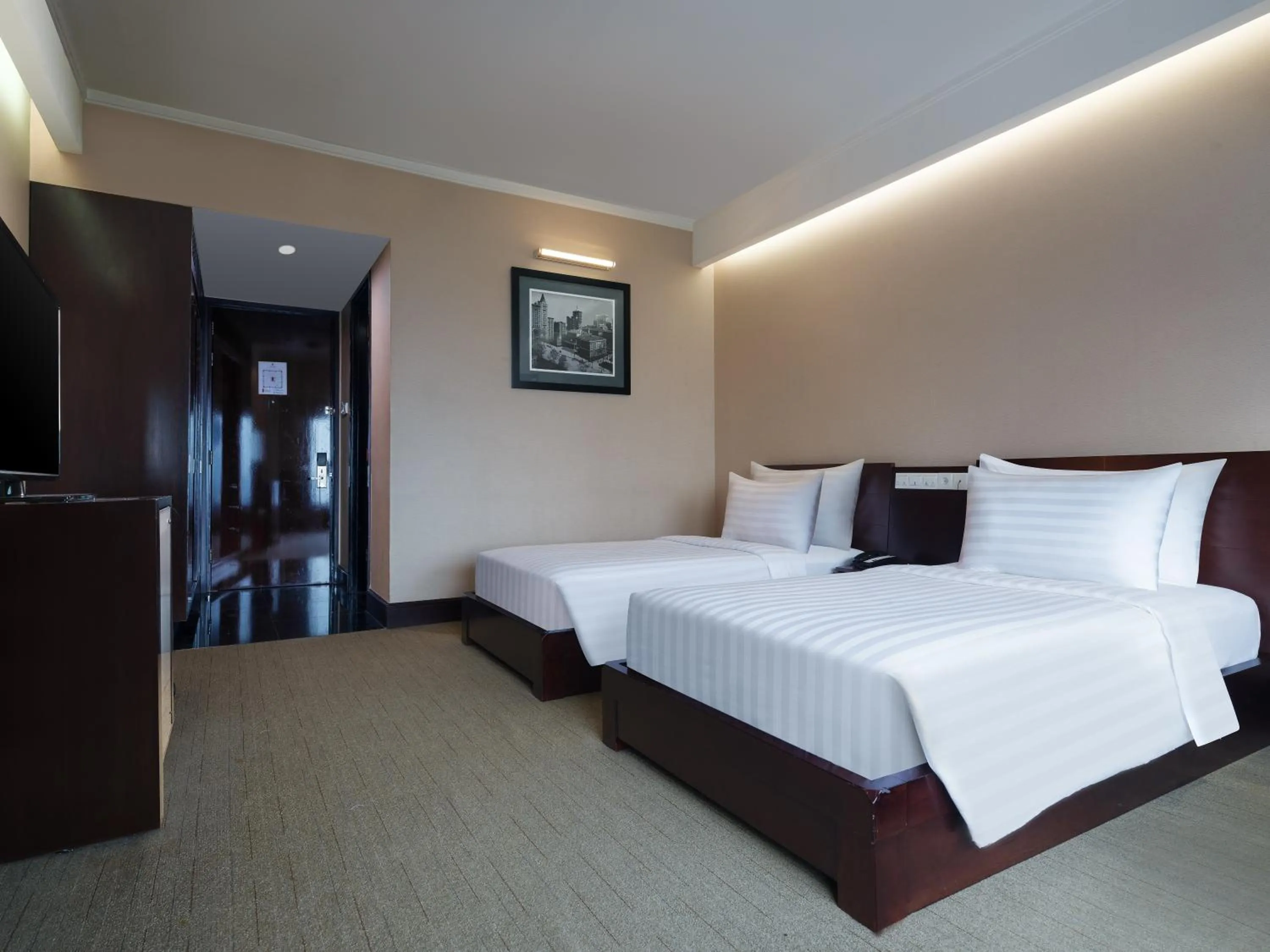 Bedroom, Bed in Manhattan Hotel Jakarta