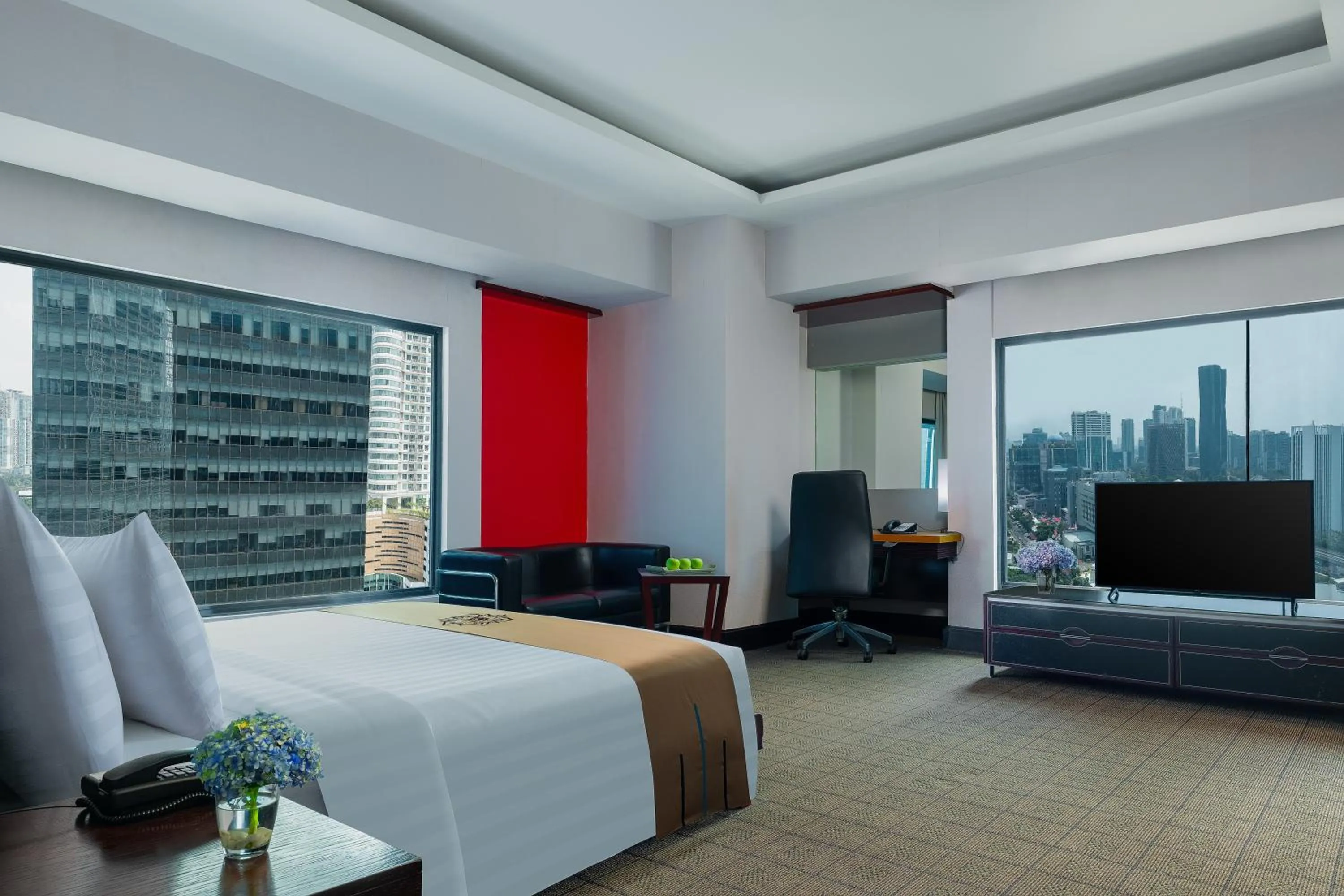 Bedroom, Bed in Manhattan Hotel Jakarta