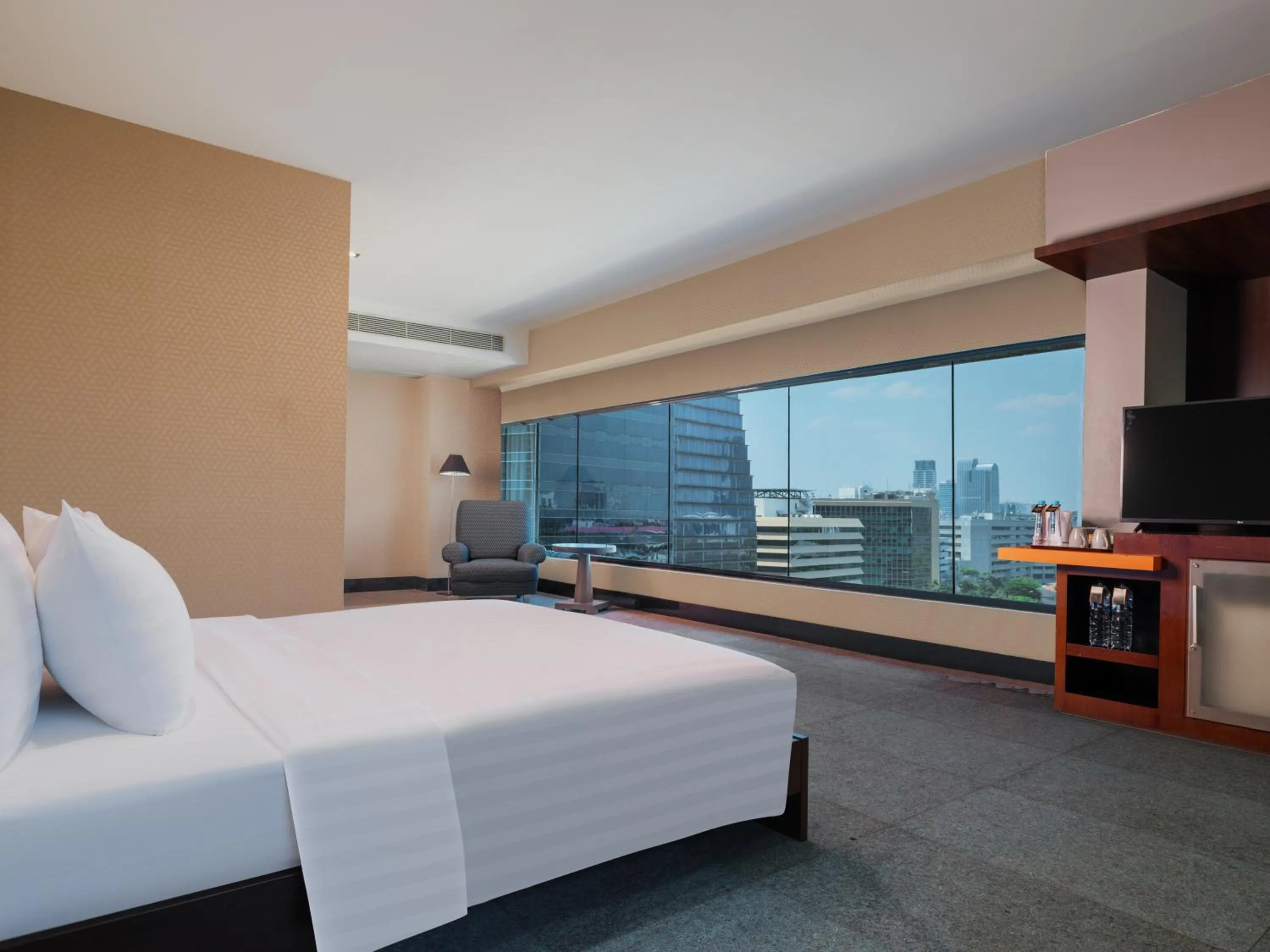 Bedroom, Bed in Manhattan Hotel Jakarta
