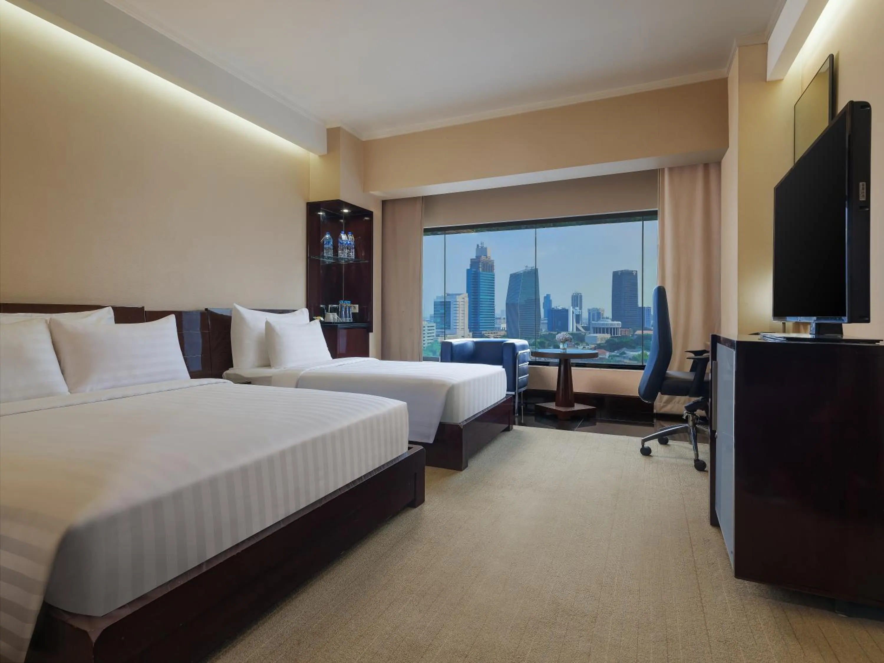 Bed in Manhattan Hotel Jakarta