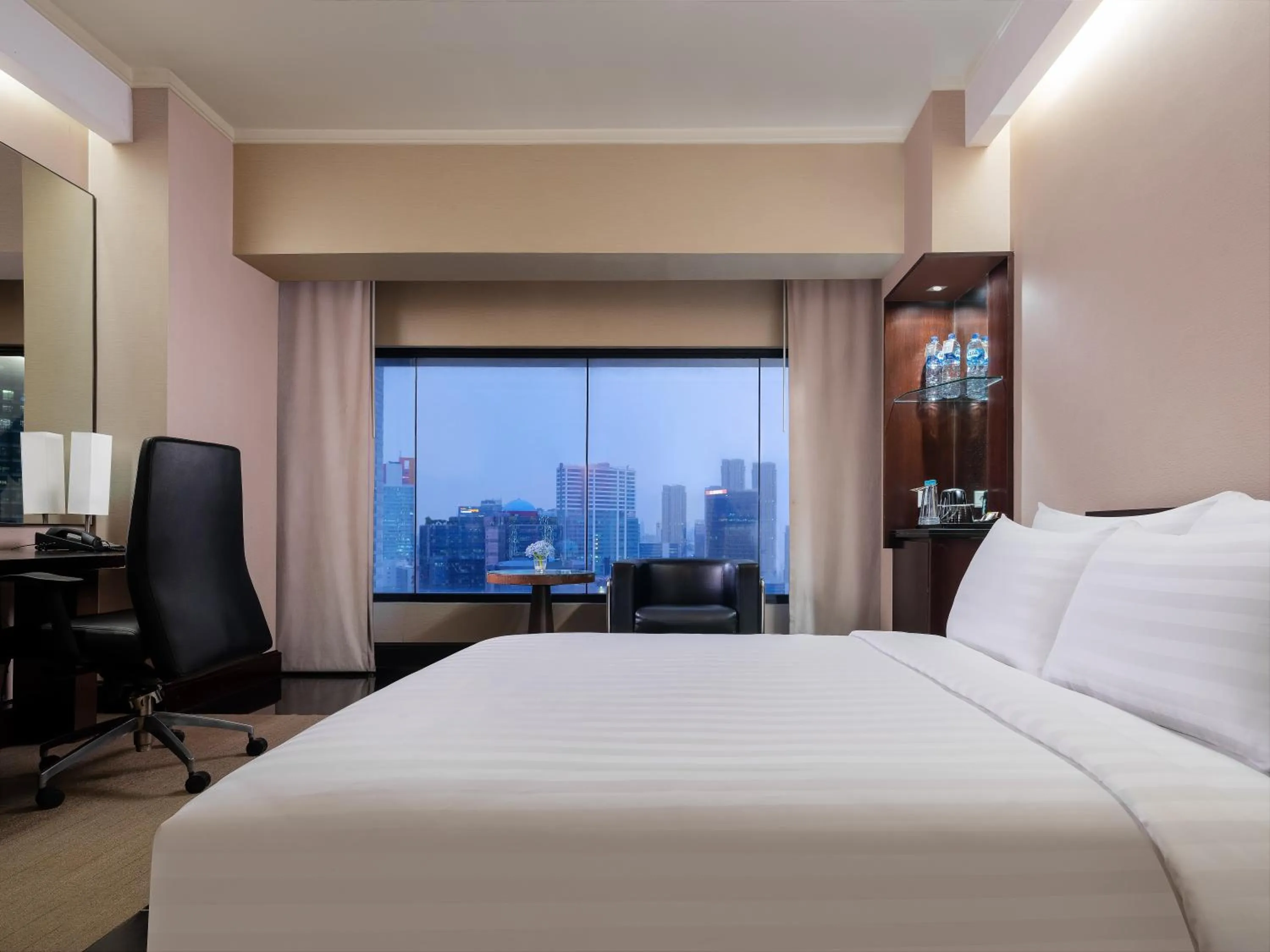 Bed in Manhattan Hotel Jakarta