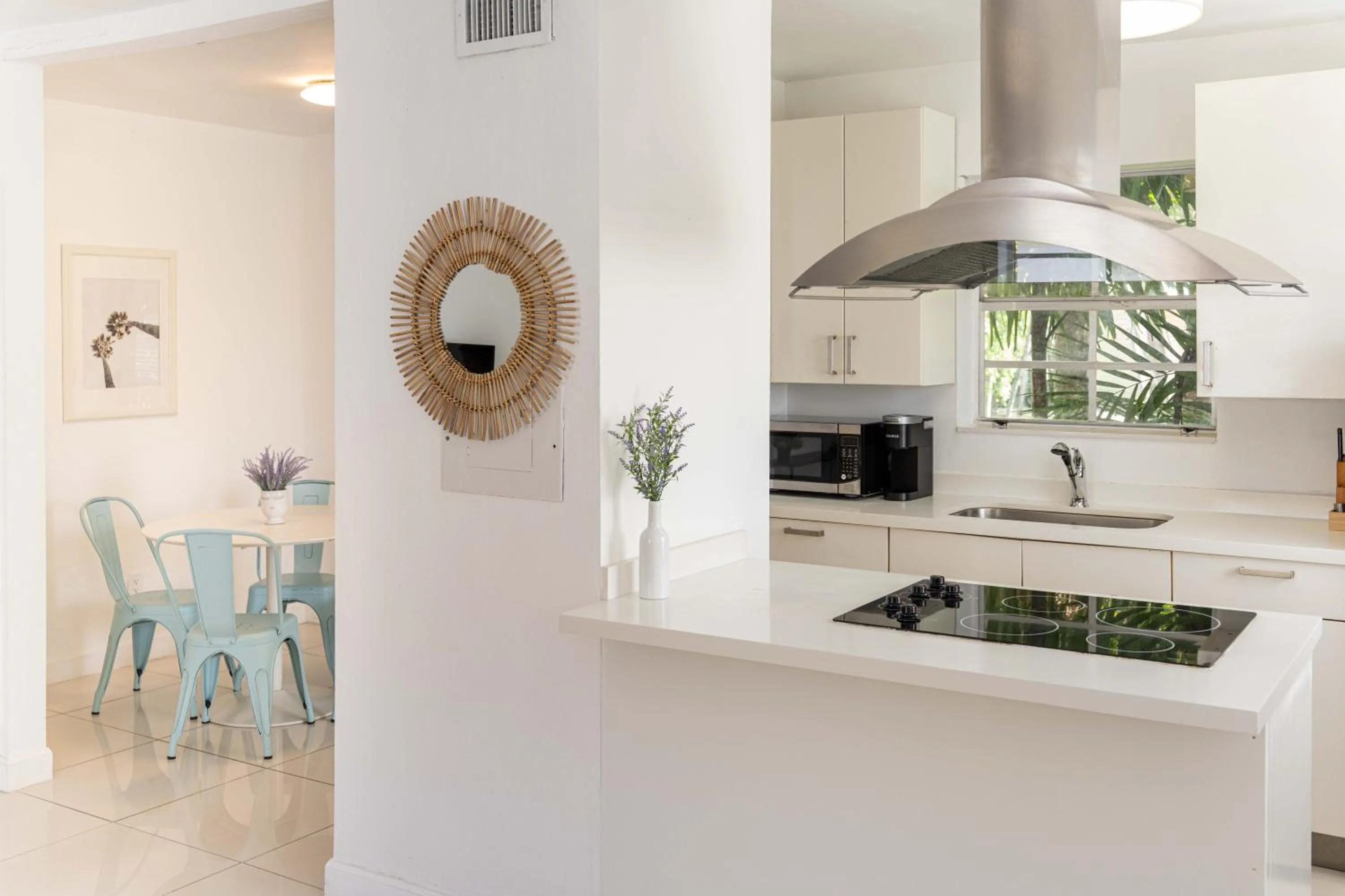 Decorative detail in Miami River Inn by Renzzi