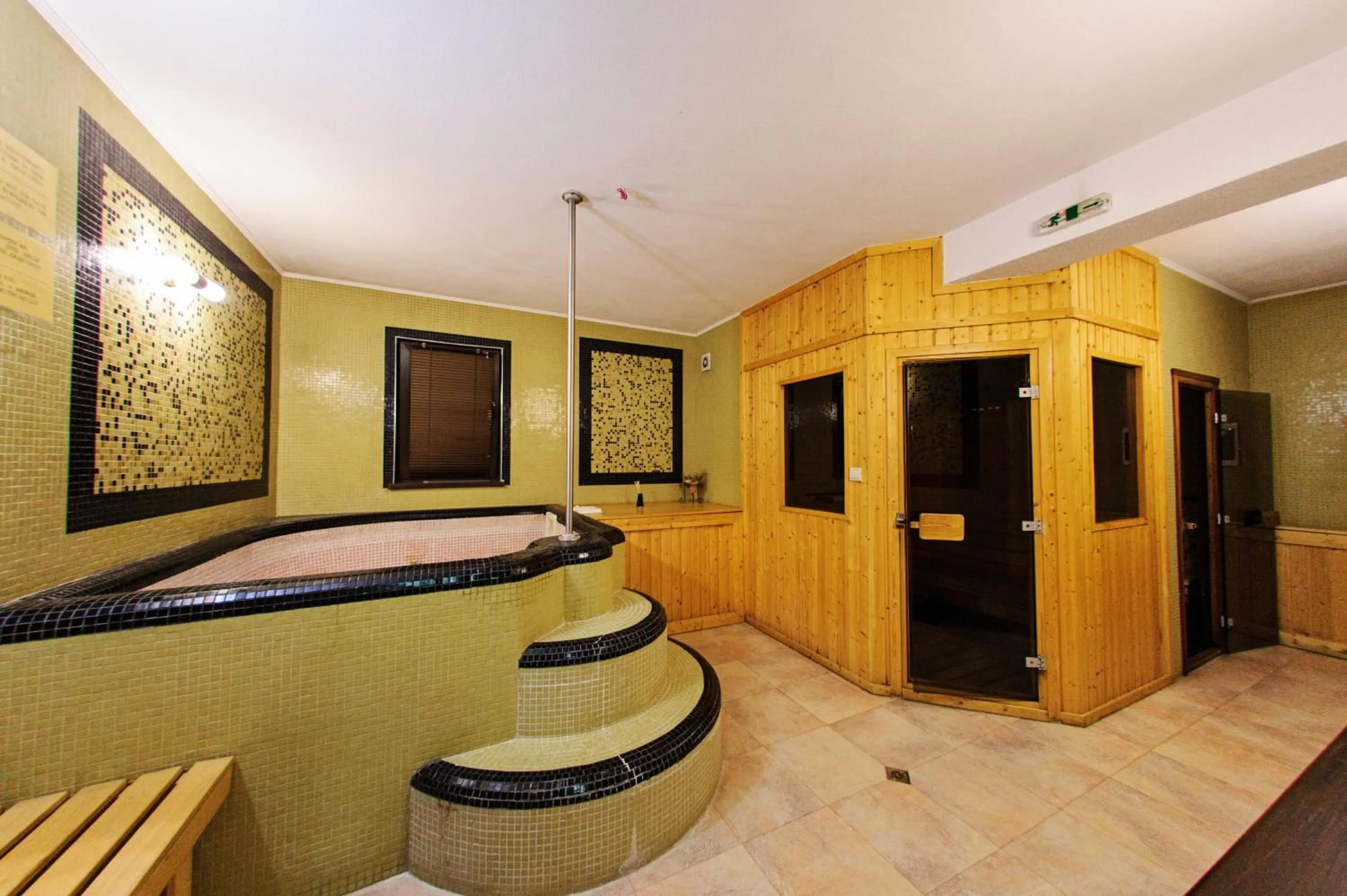 Hot Tub in Hotel Dumanov