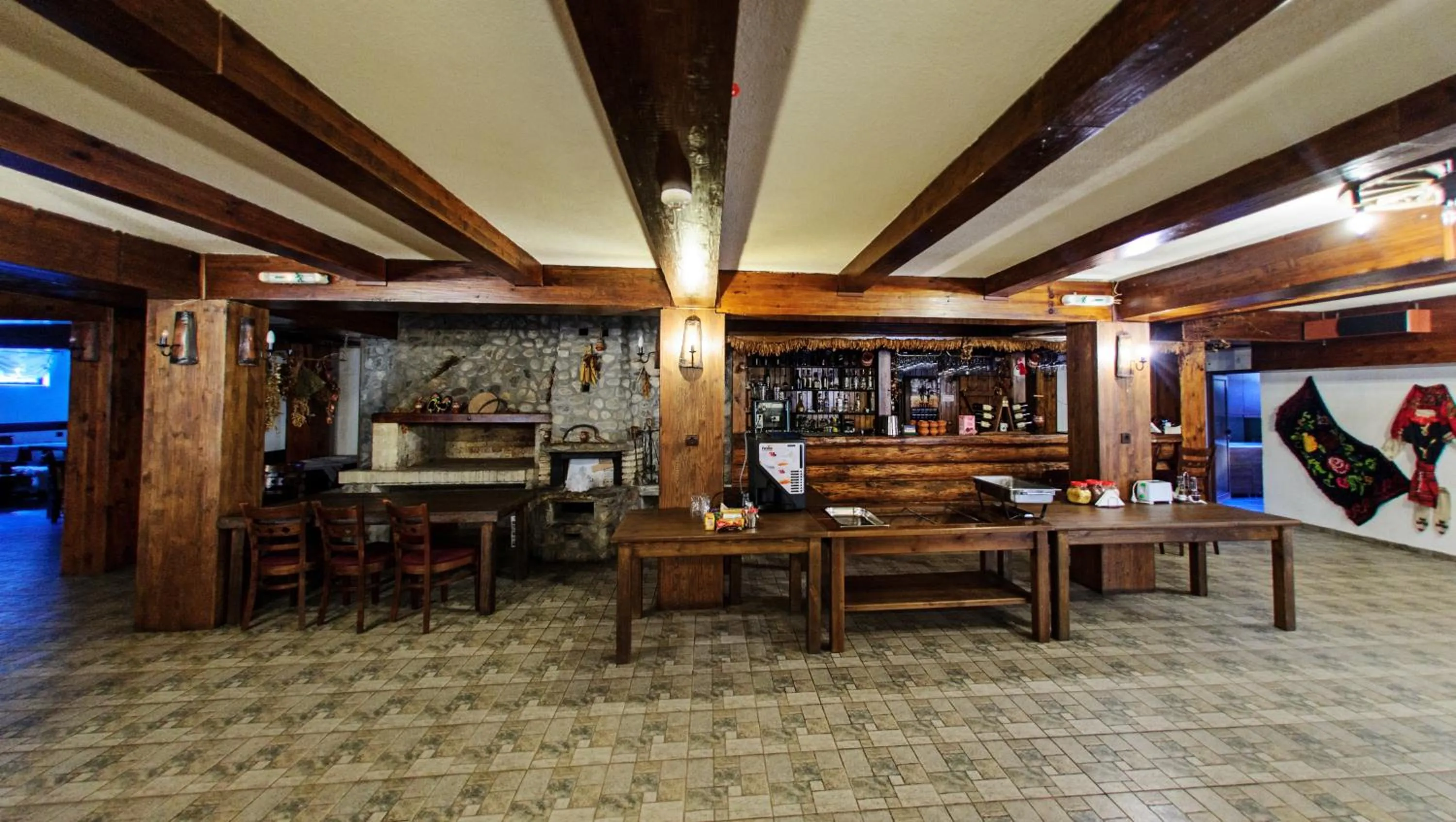 Restaurant/places to eat in Hotel Dumanov