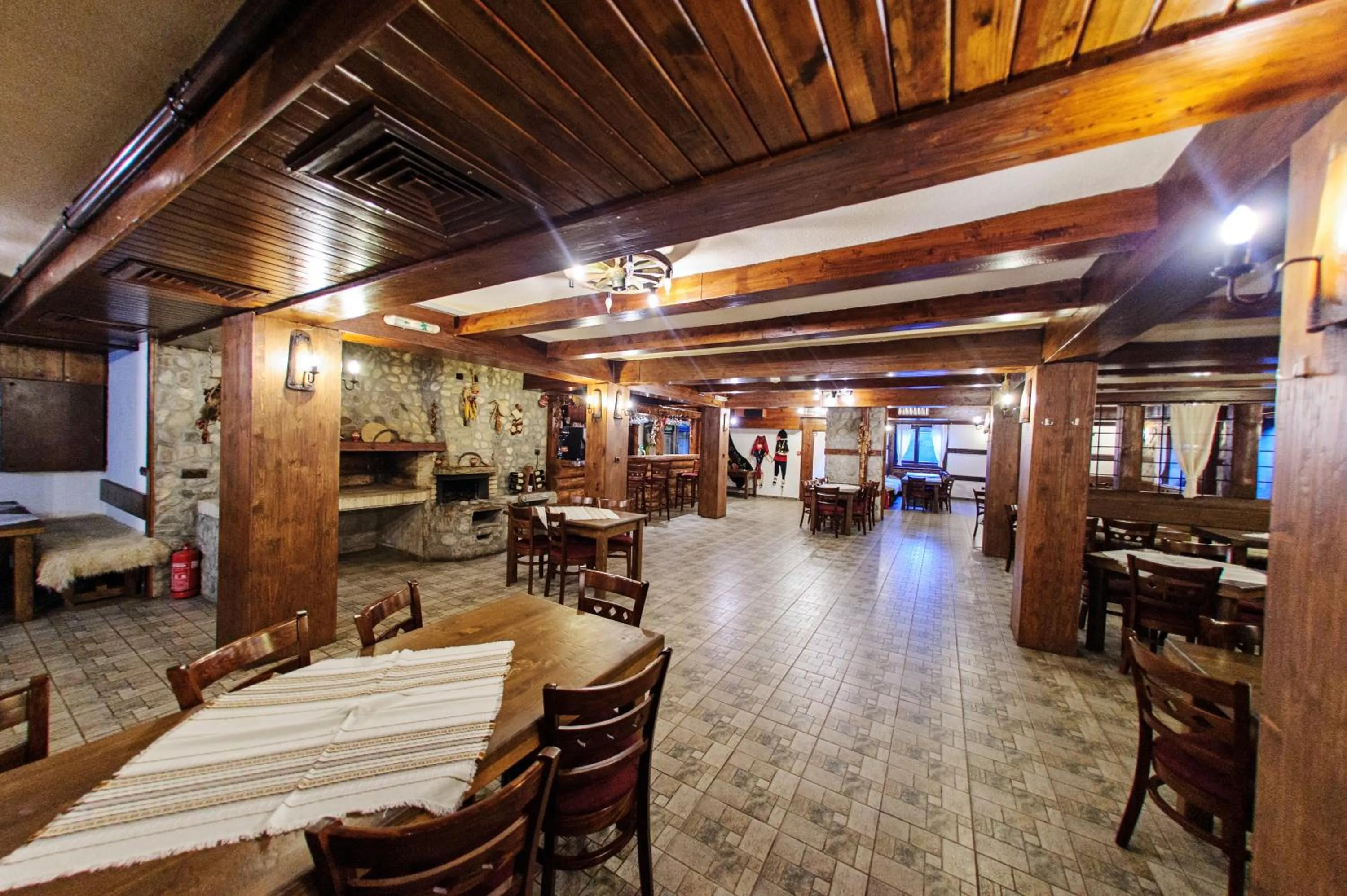 Restaurant/places to eat in Hotel Dumanov