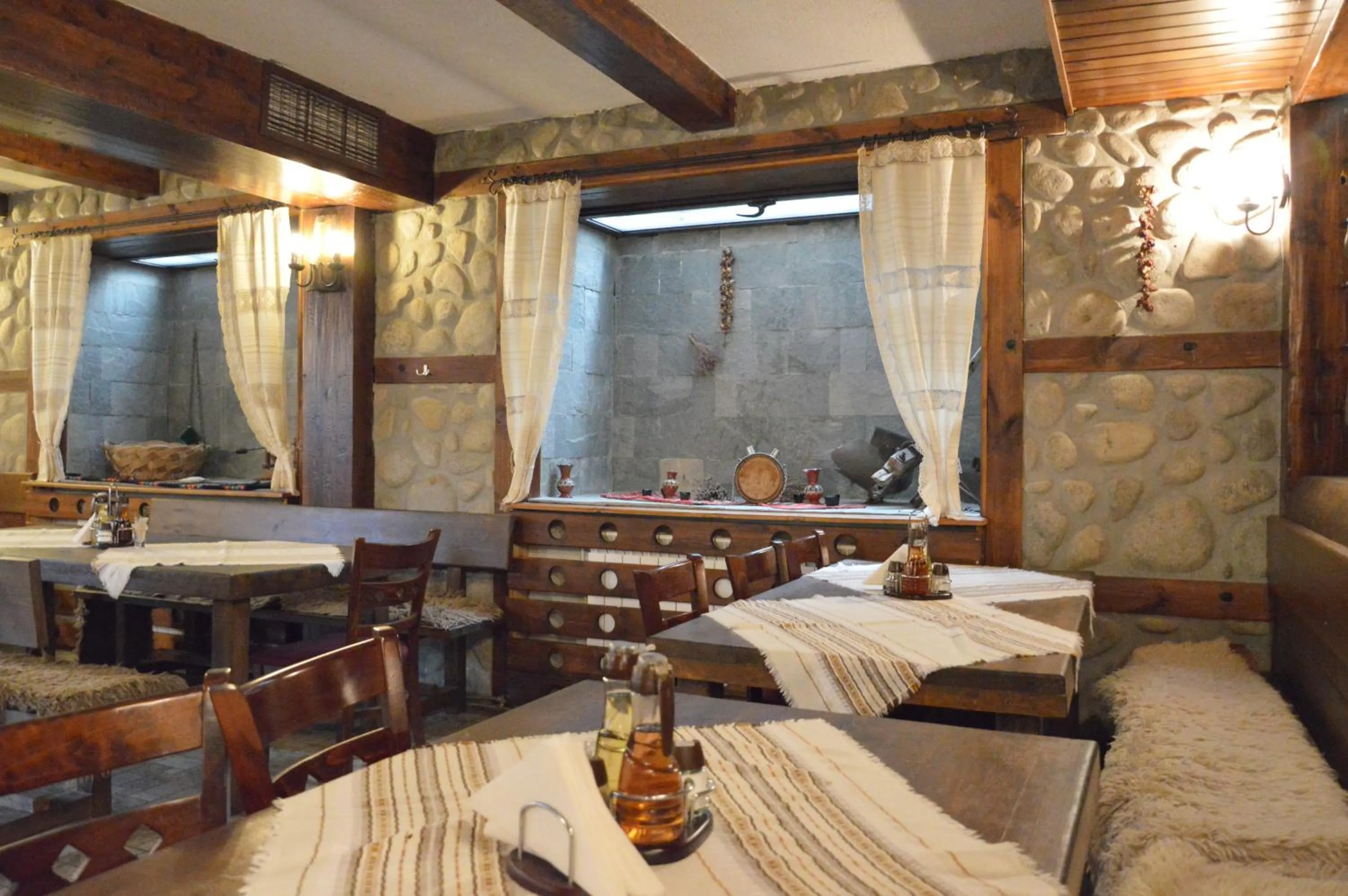 Restaurant/places to eat in Hotel Dumanov