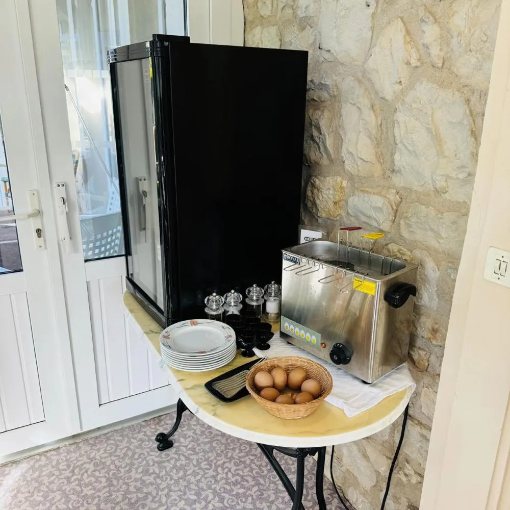 Buffet breakfast in Brit Hotel Confort Bagnoles Normandie