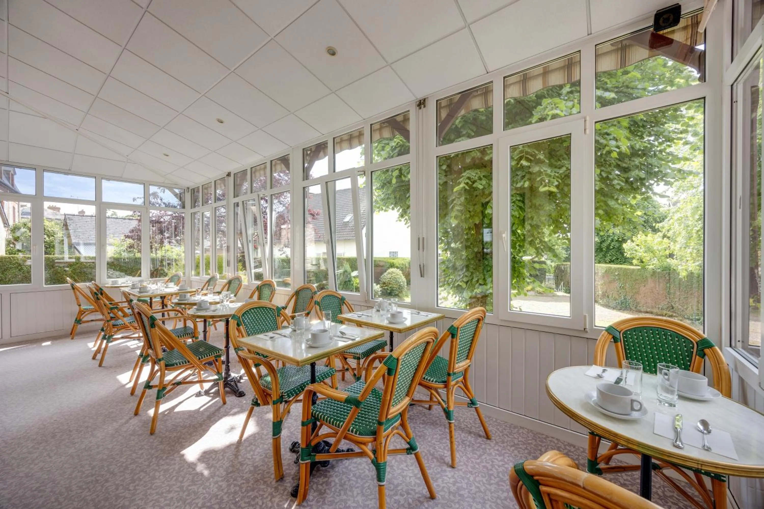 Breakfast in Brit Hotel Confort Bagnoles Normandie