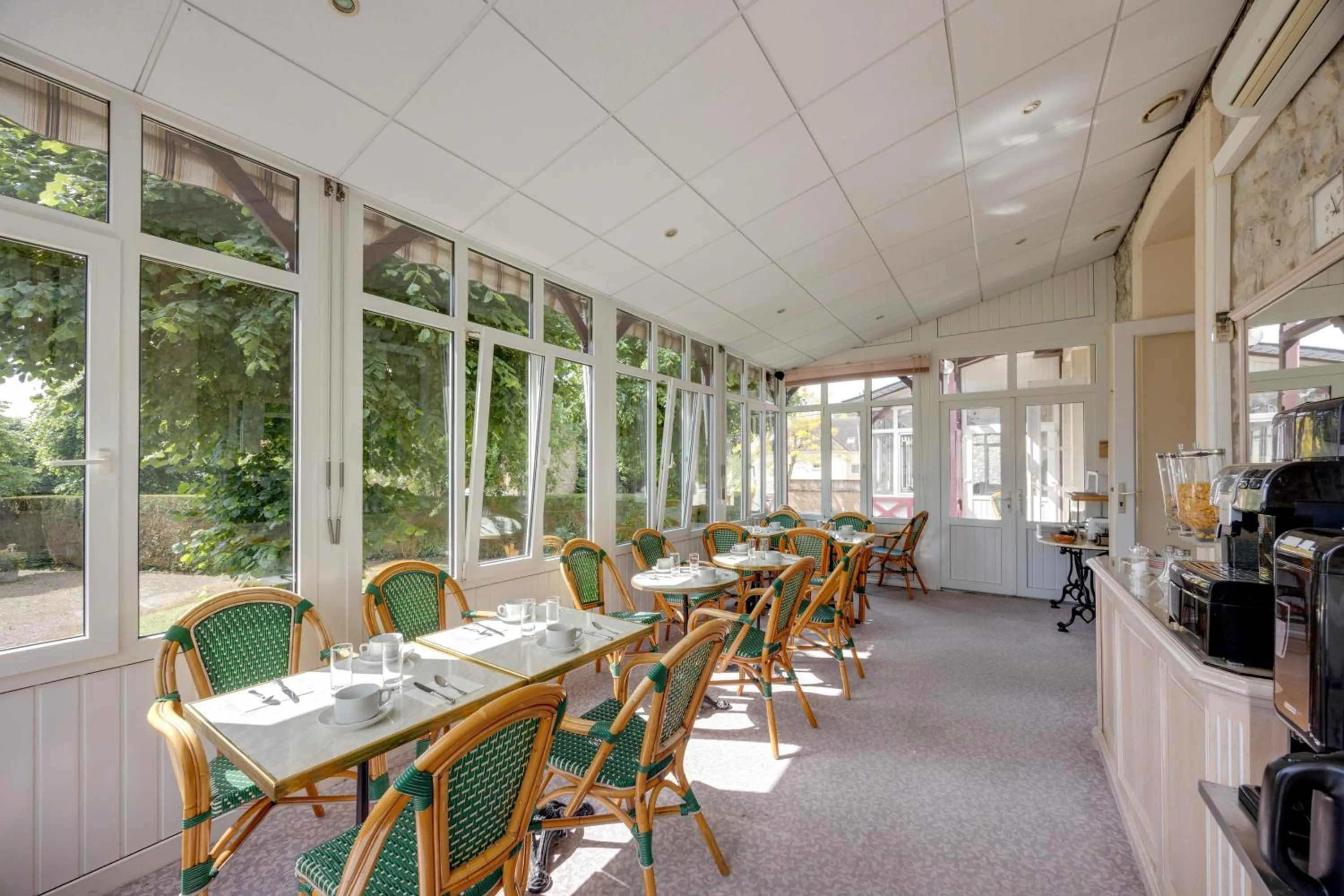 Breakfast in Brit Hotel Confort Bagnoles Normandie