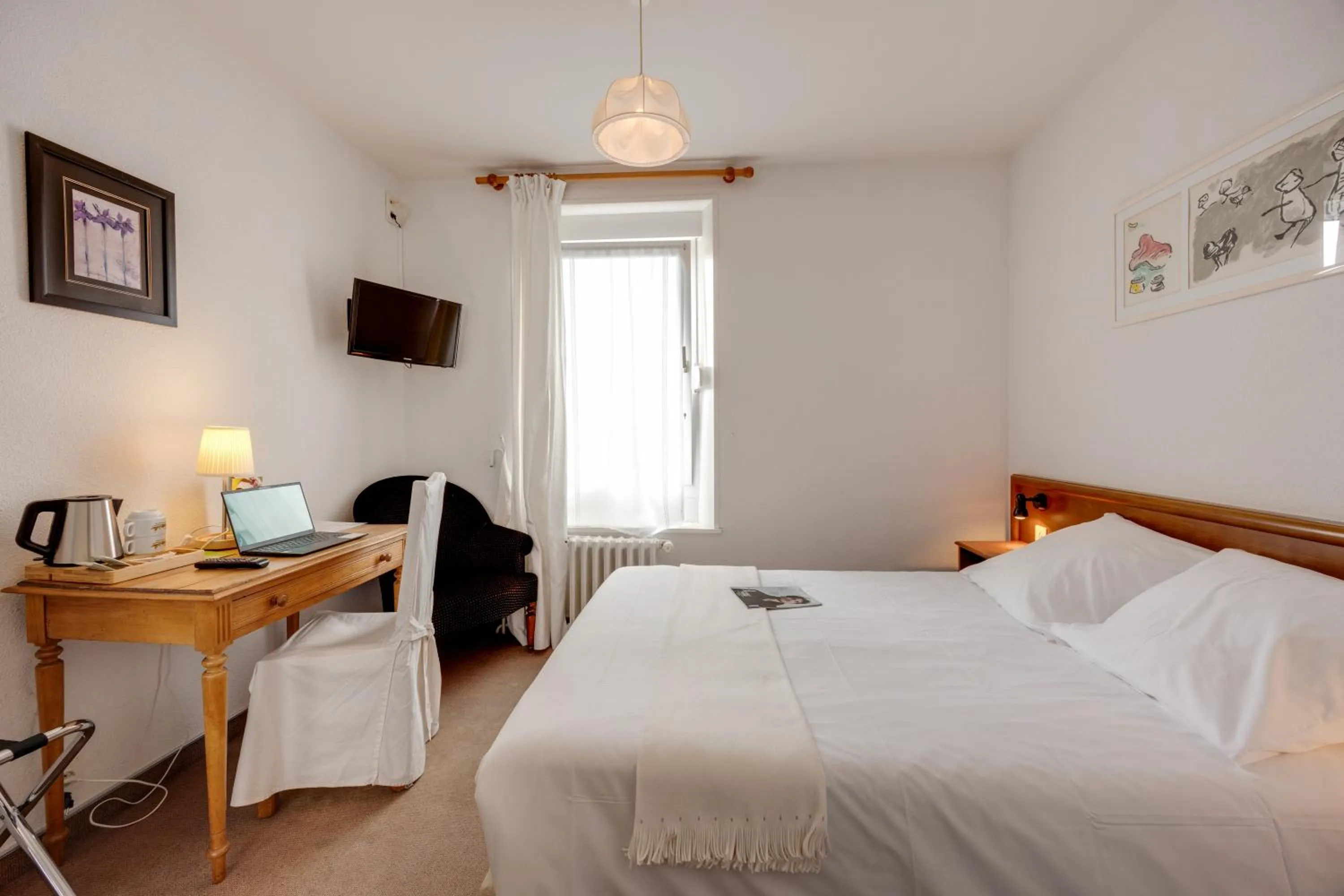 Bedroom, Bed in Brit Hotel Confort Bagnoles Normandie