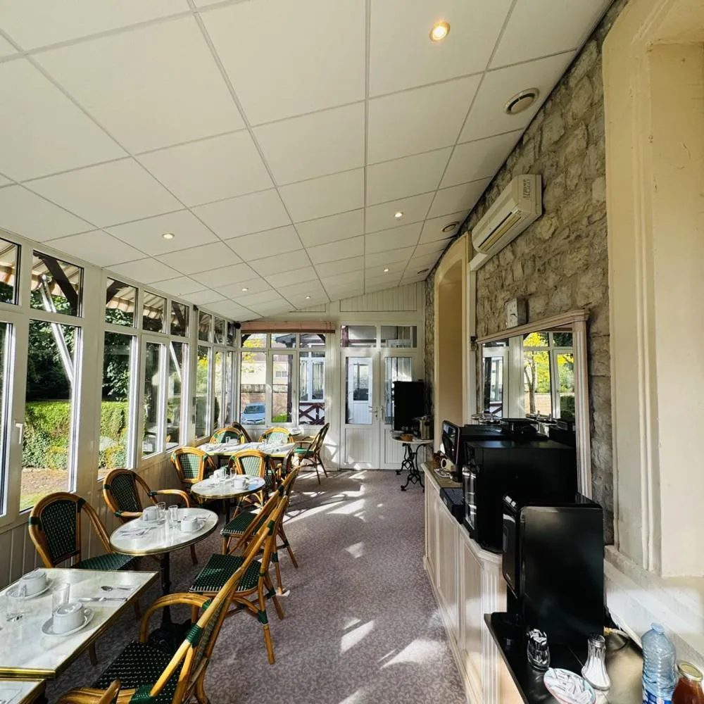 Buffet breakfast in Brit Hotel Confort Bagnoles Normandie