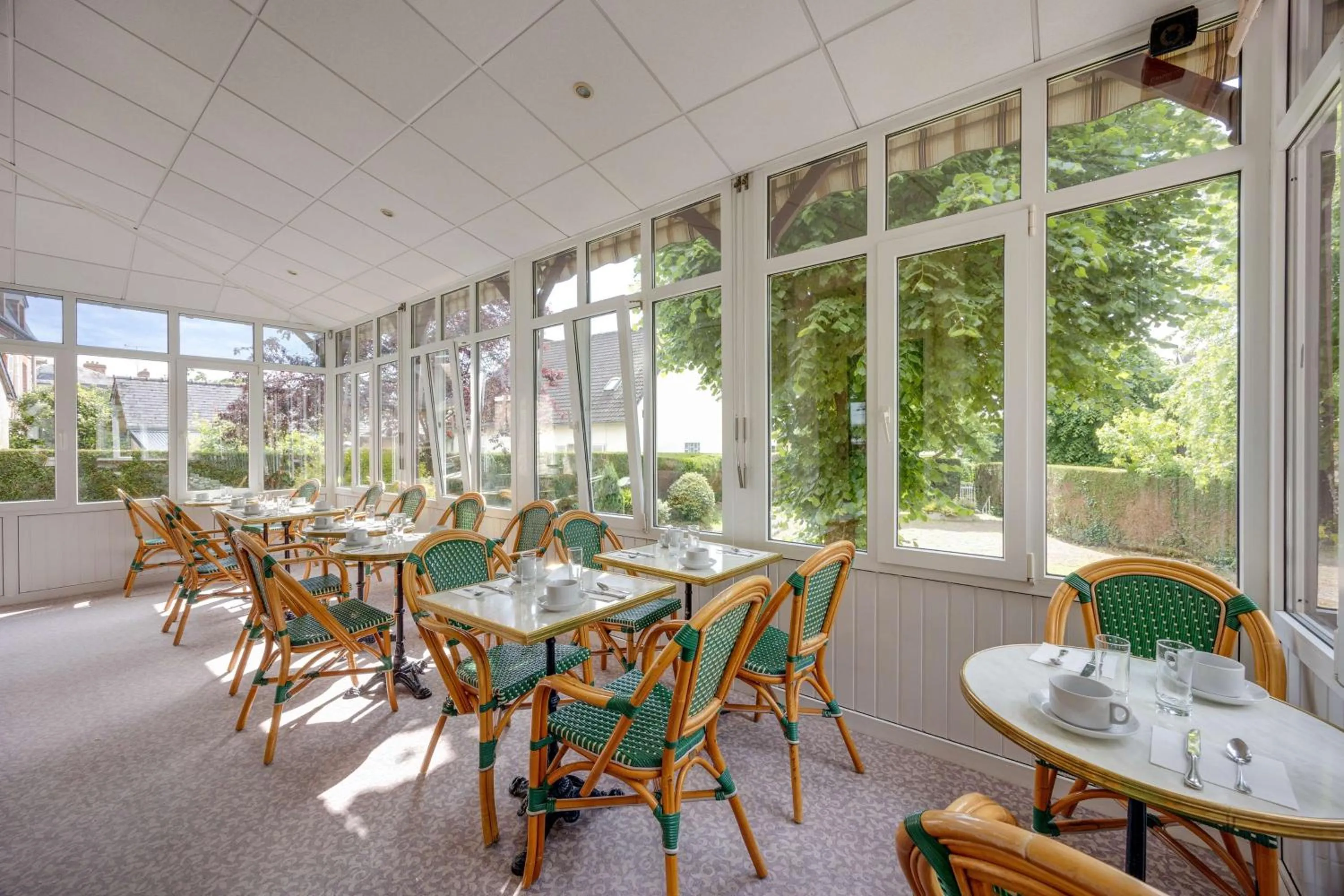 Breakfast in Brit Hotel Confort Bagnoles Normandie