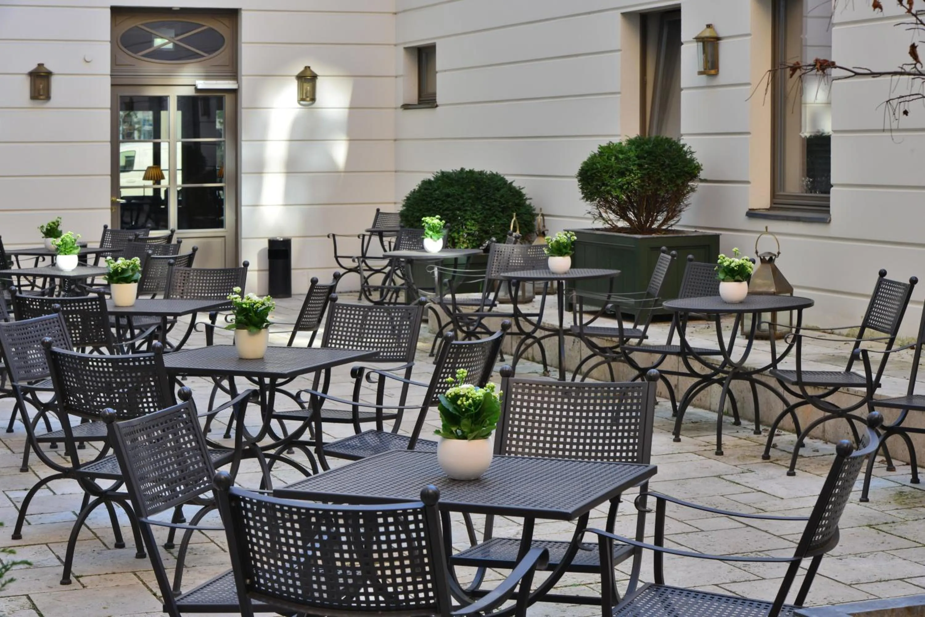 Patio in Monbijou Hotel