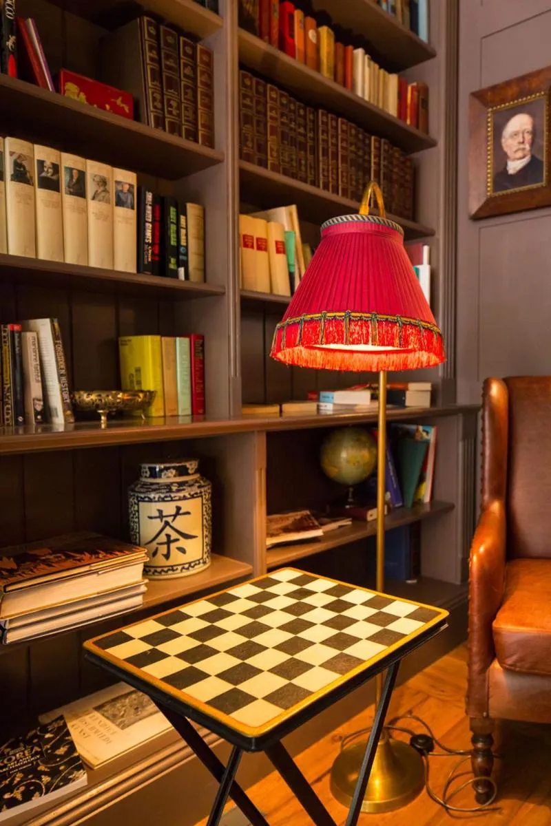 Lounge or bar in Monbijou Hotel