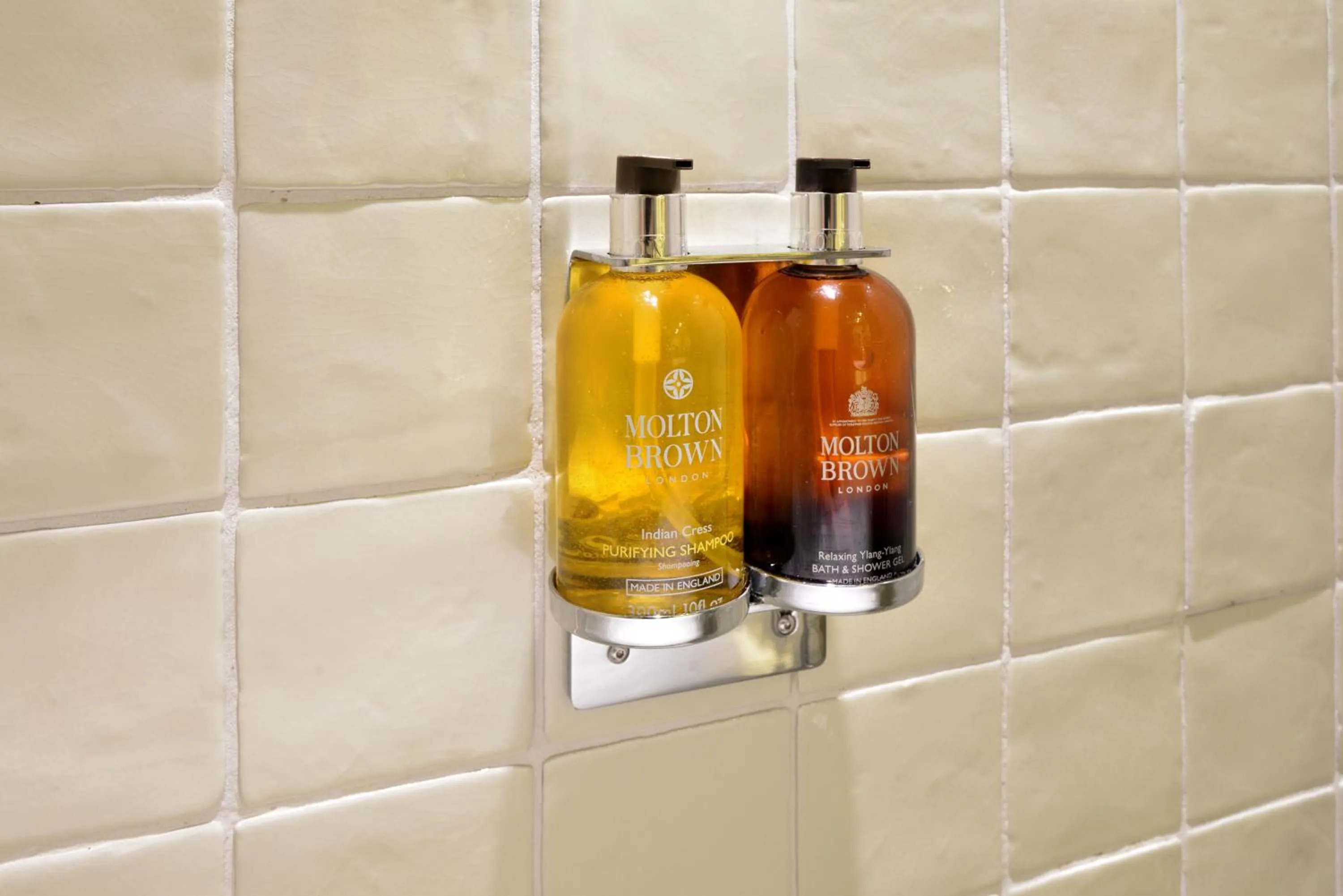 Bathroom in Monbijou Hotel