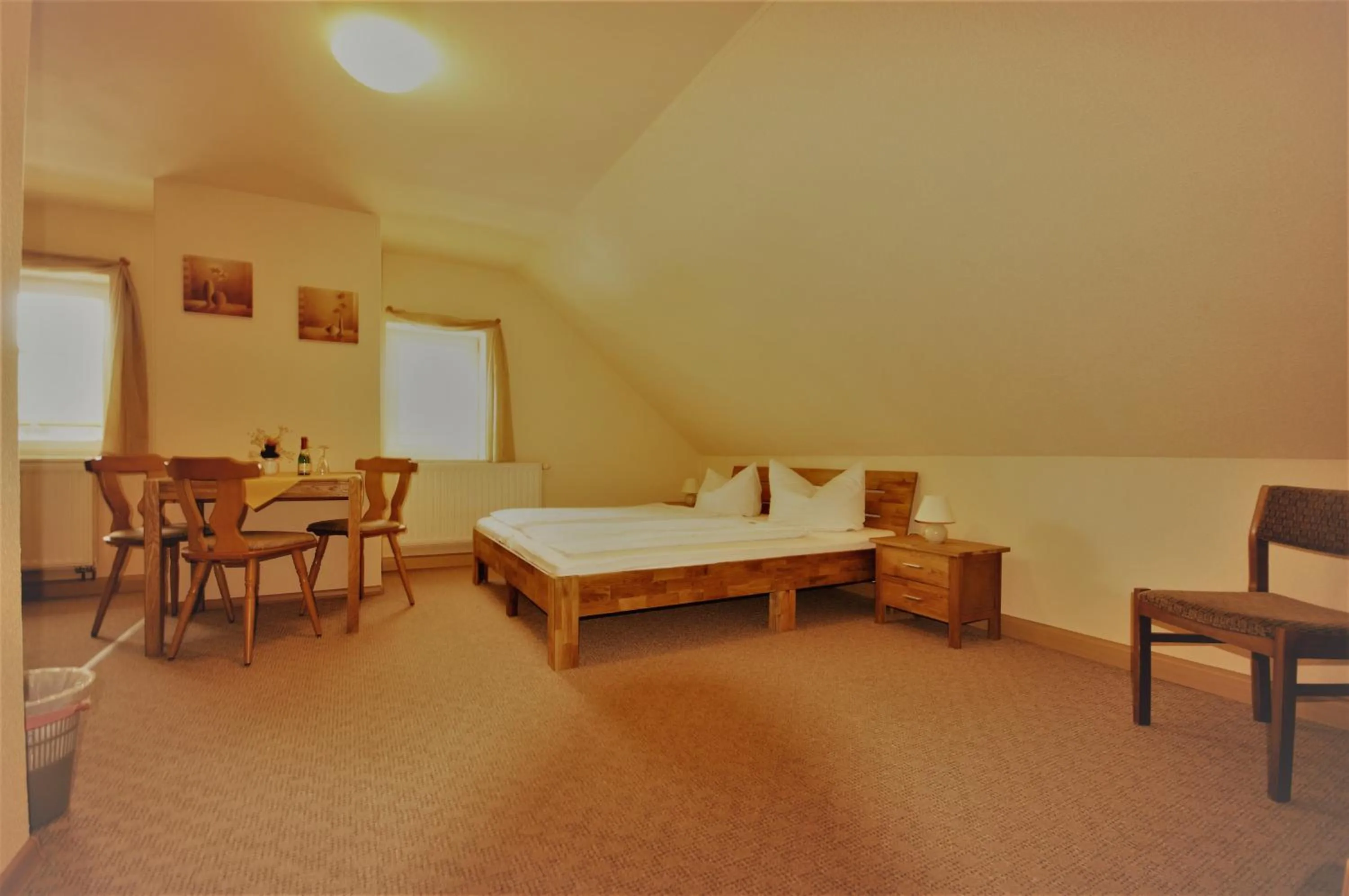 Photo of the whole room, Bed in Pension Klette
