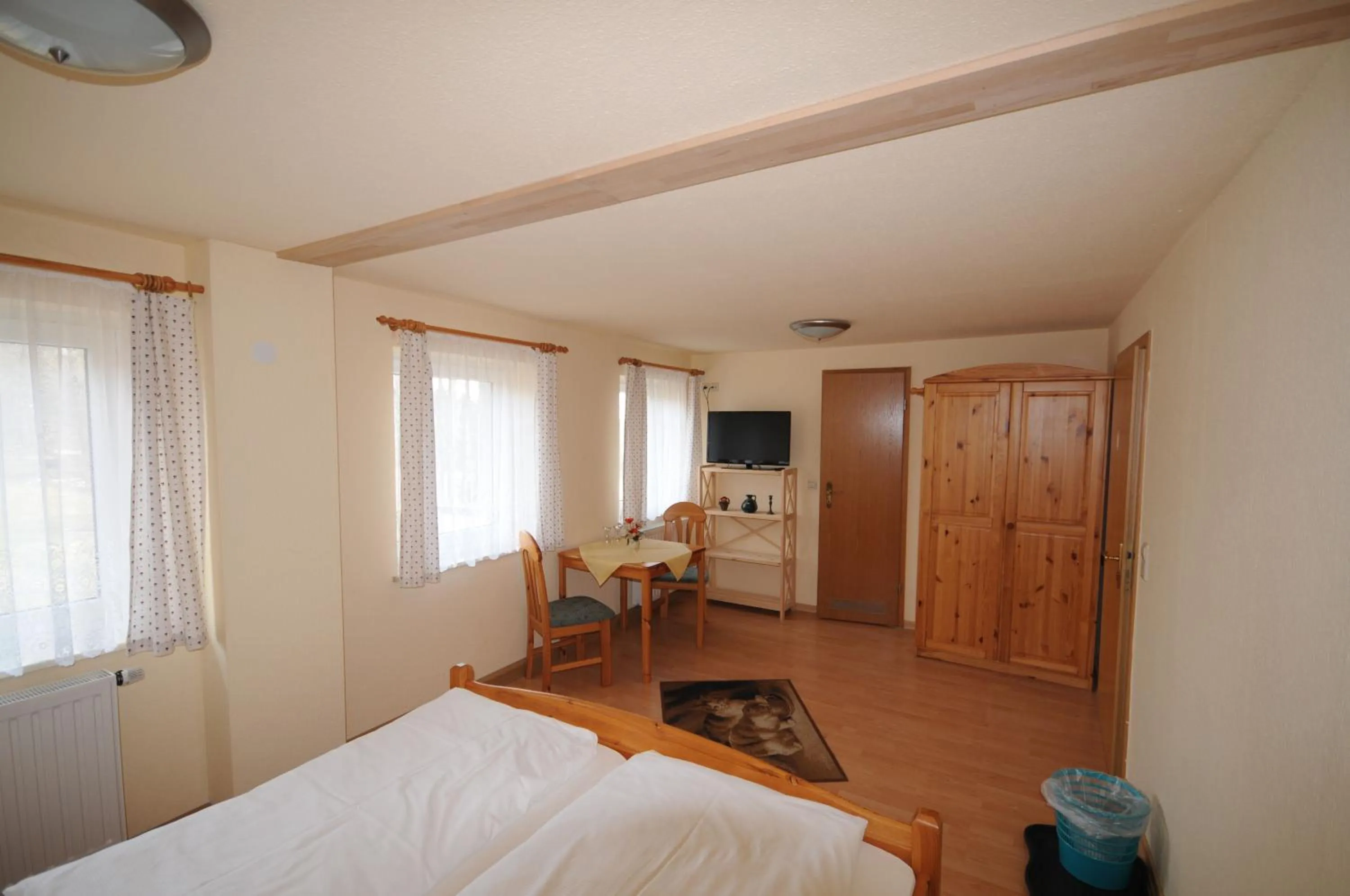 Photo of the whole room, Bed in Pension Klette