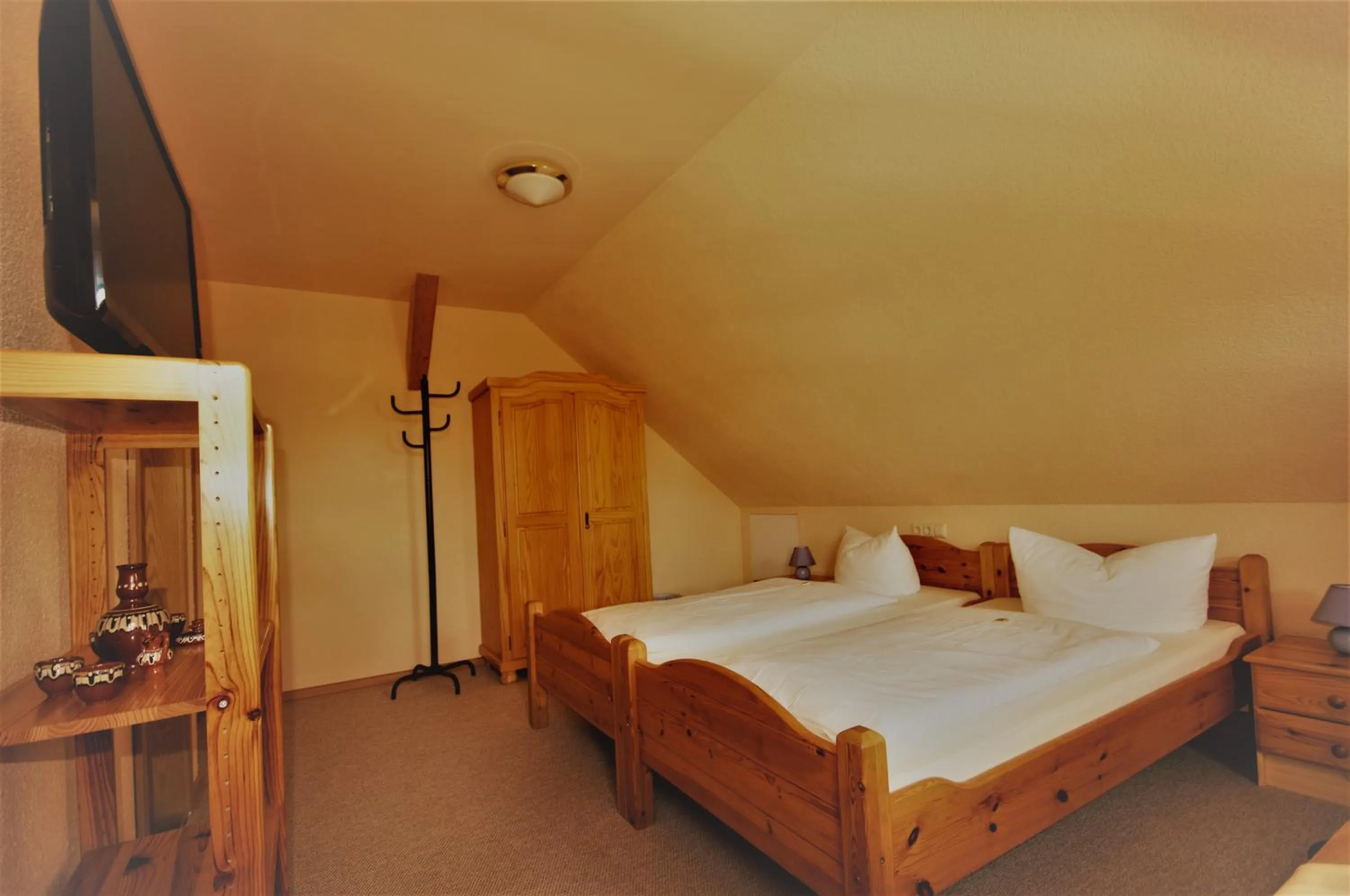 Photo of the whole room, Bed in Pension Klette