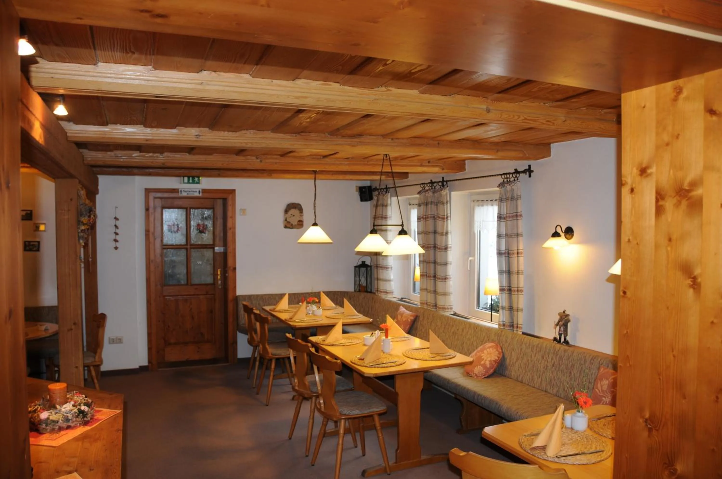 Restaurant/places to eat in Pension Klette
